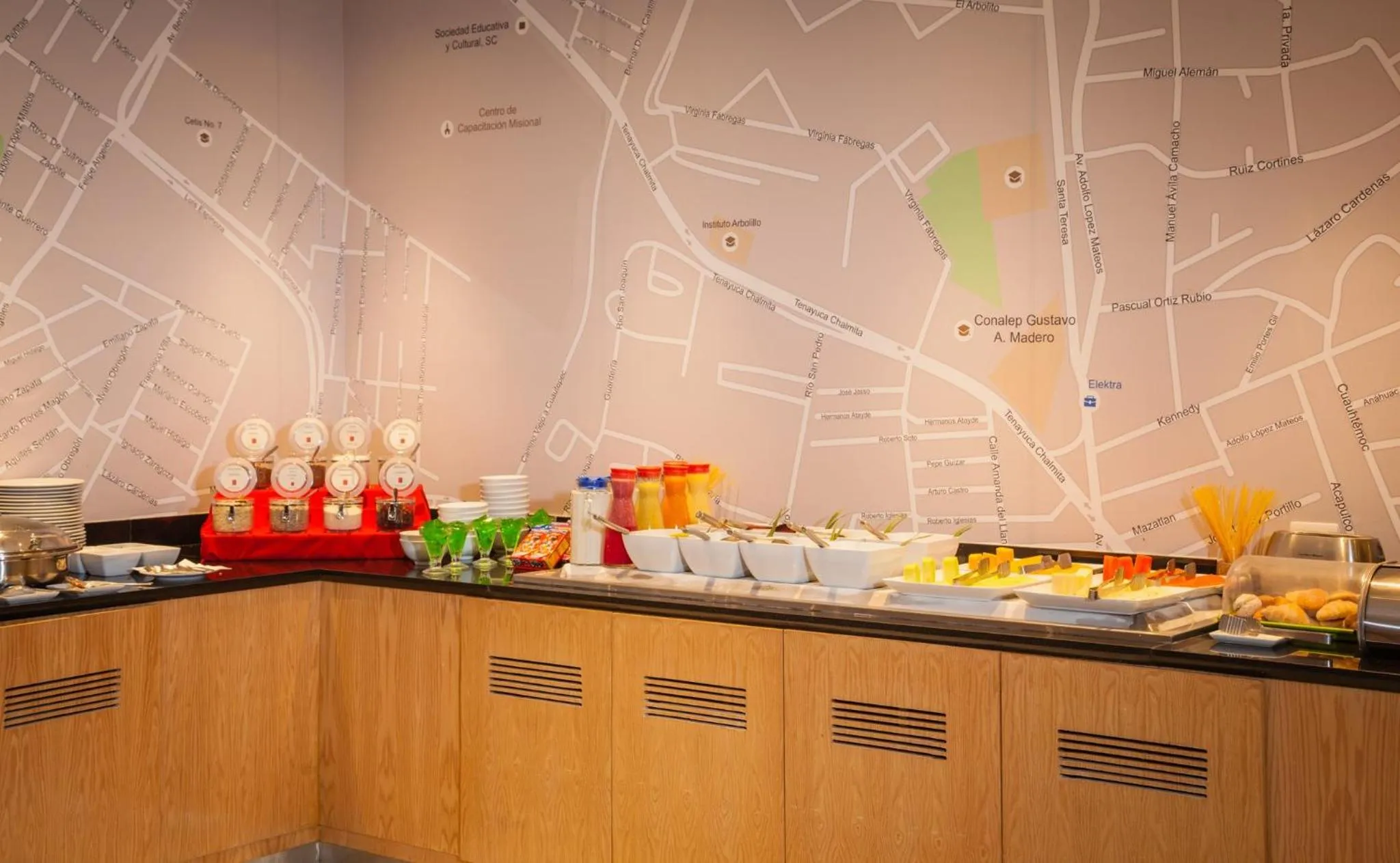 Restaurant/places to eat in Fiesta Inn Tlalnepantla