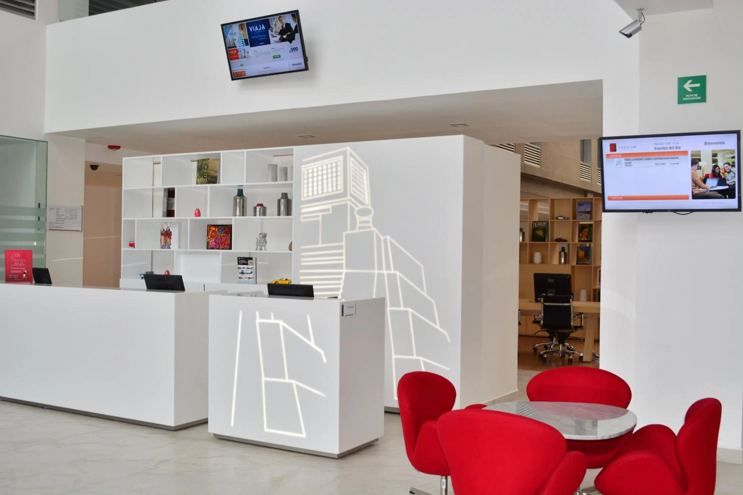 Lobby or reception in Fiesta Inn Tlalnepantla