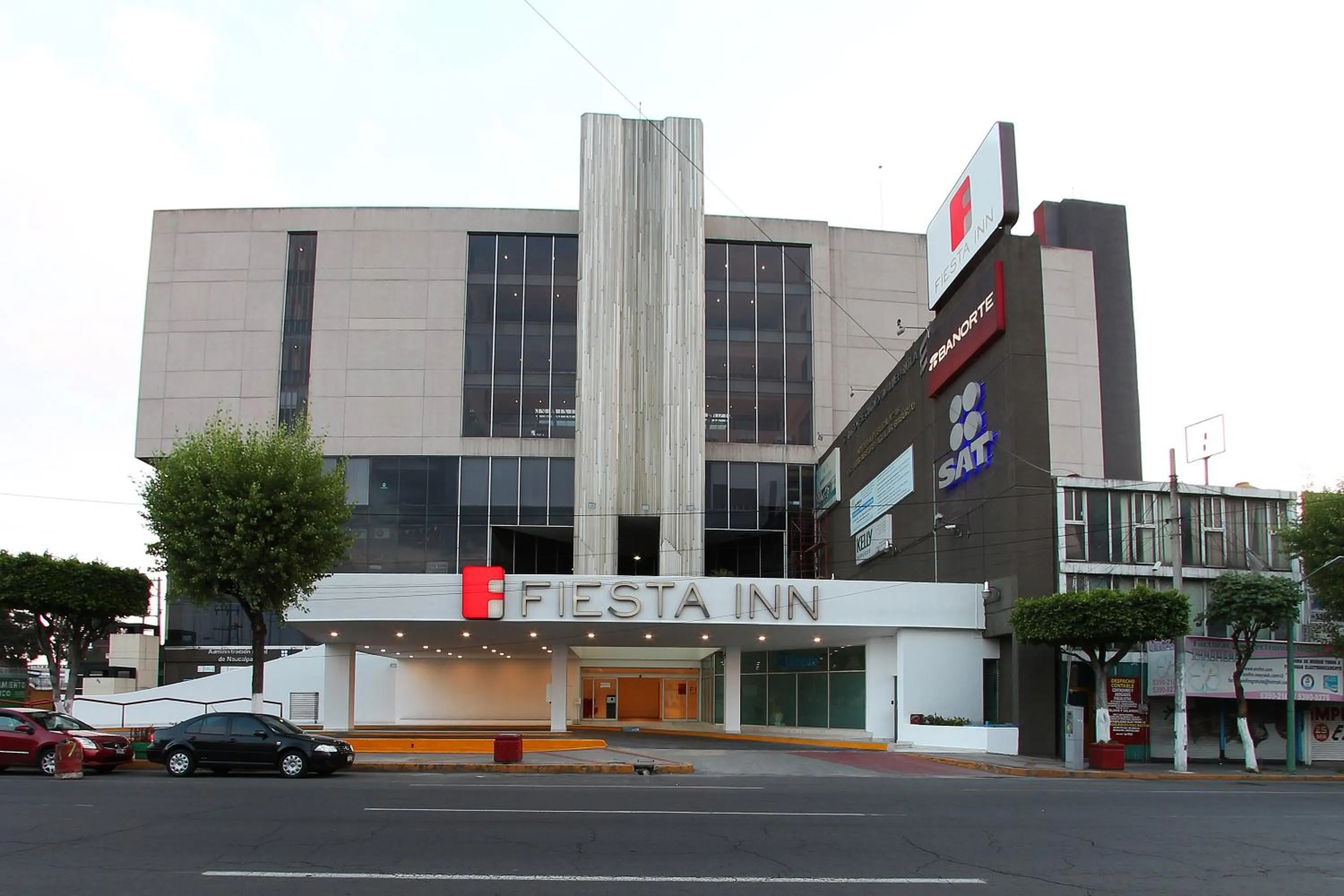 Property building in Fiesta Inn Tlalnepantla