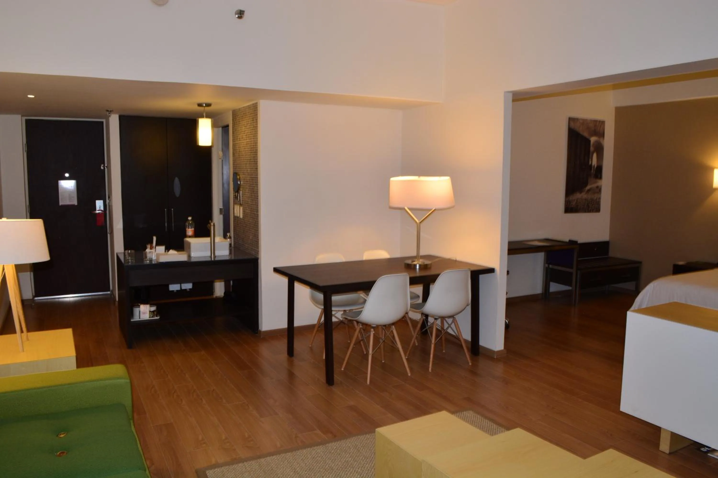 Bedroom, Bed in Fiesta Inn Tlalnepantla