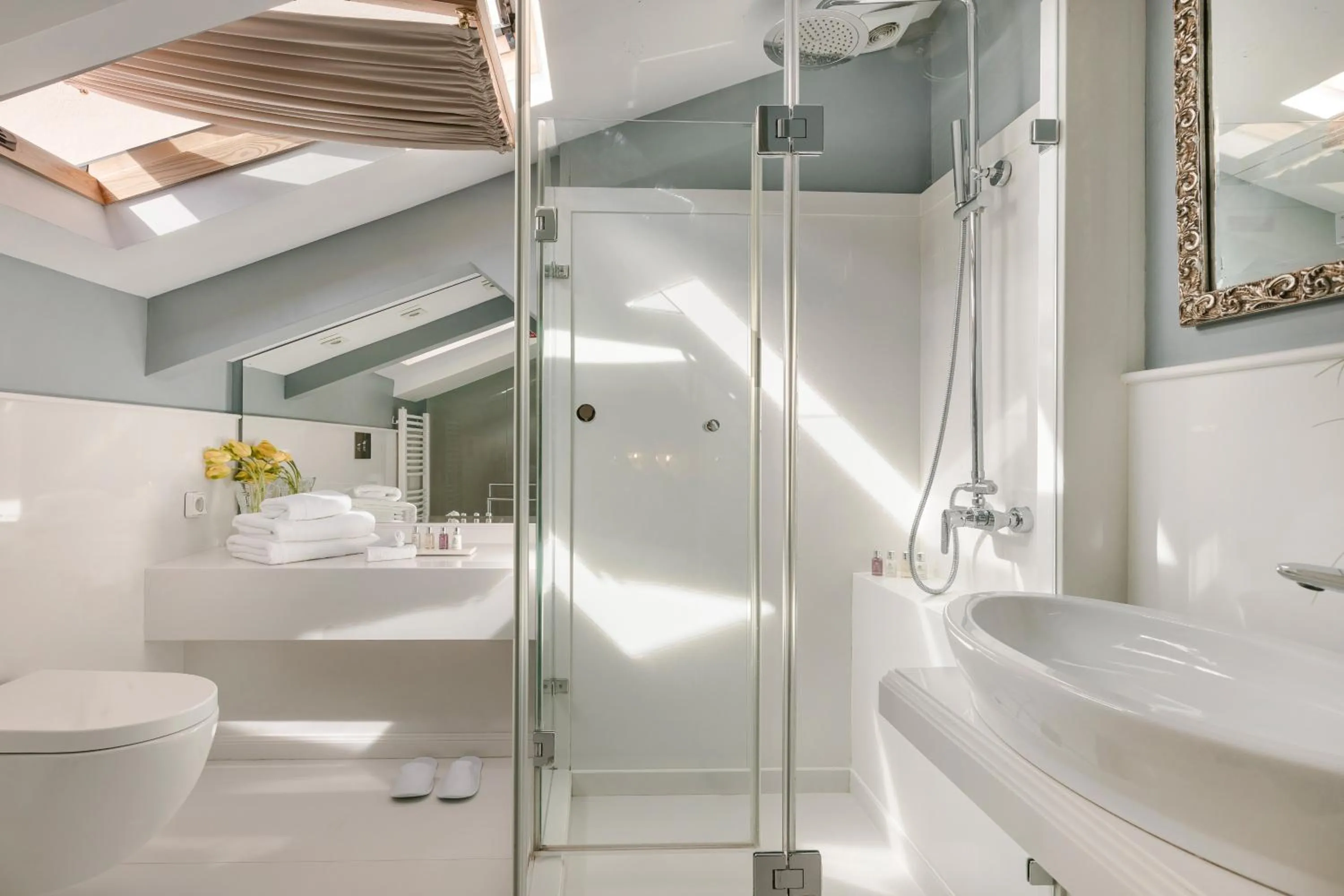 Shower in Noble Suites