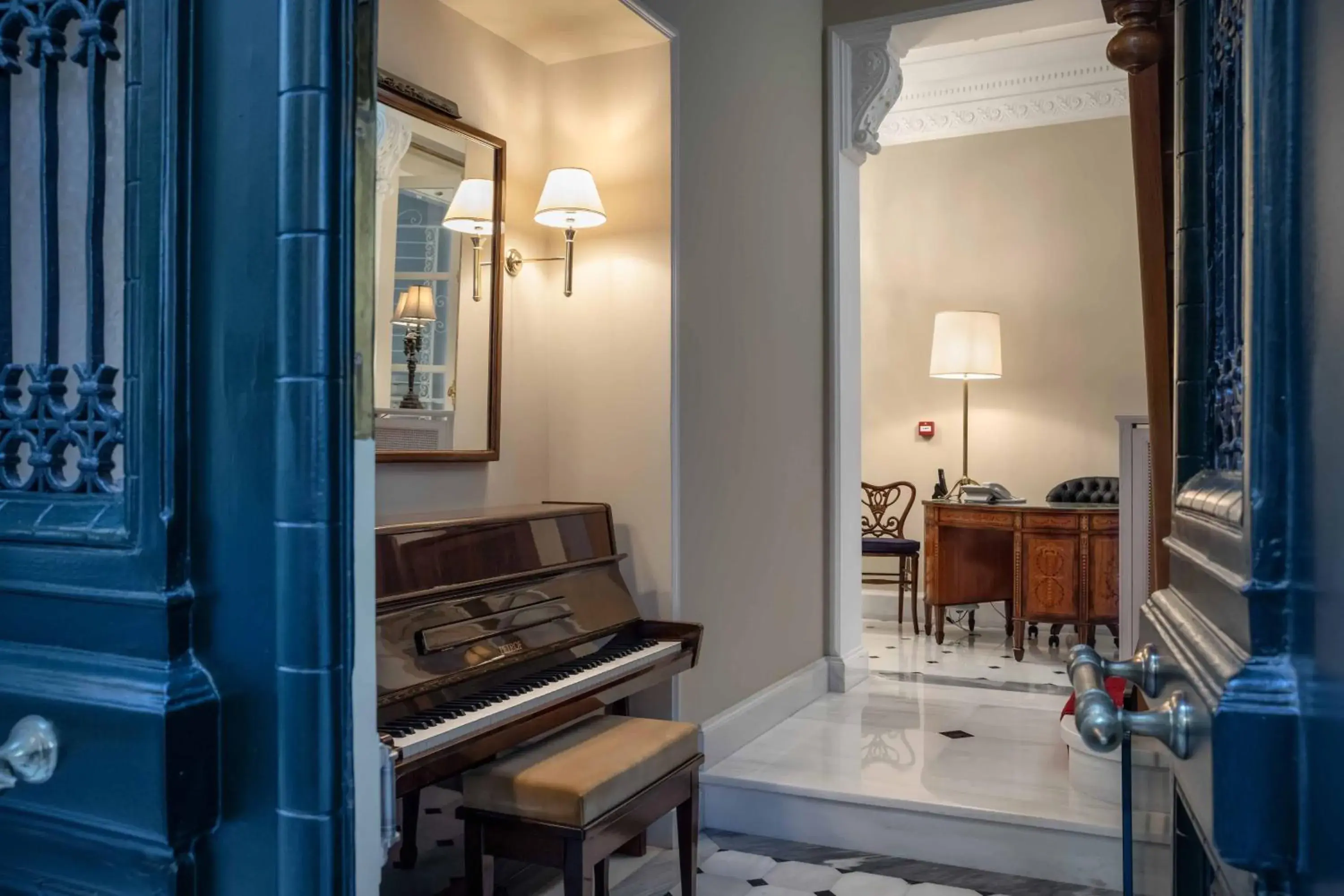 Facade/entrance in Noble Suites Facade/entrance in Noble Suites