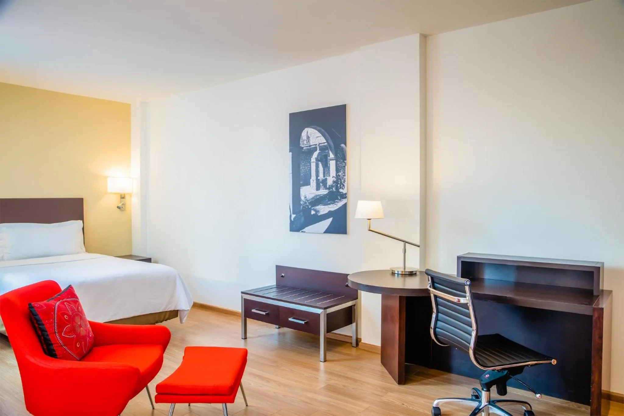 Bedroom, Bed in Fiesta Inn Express Perinorte