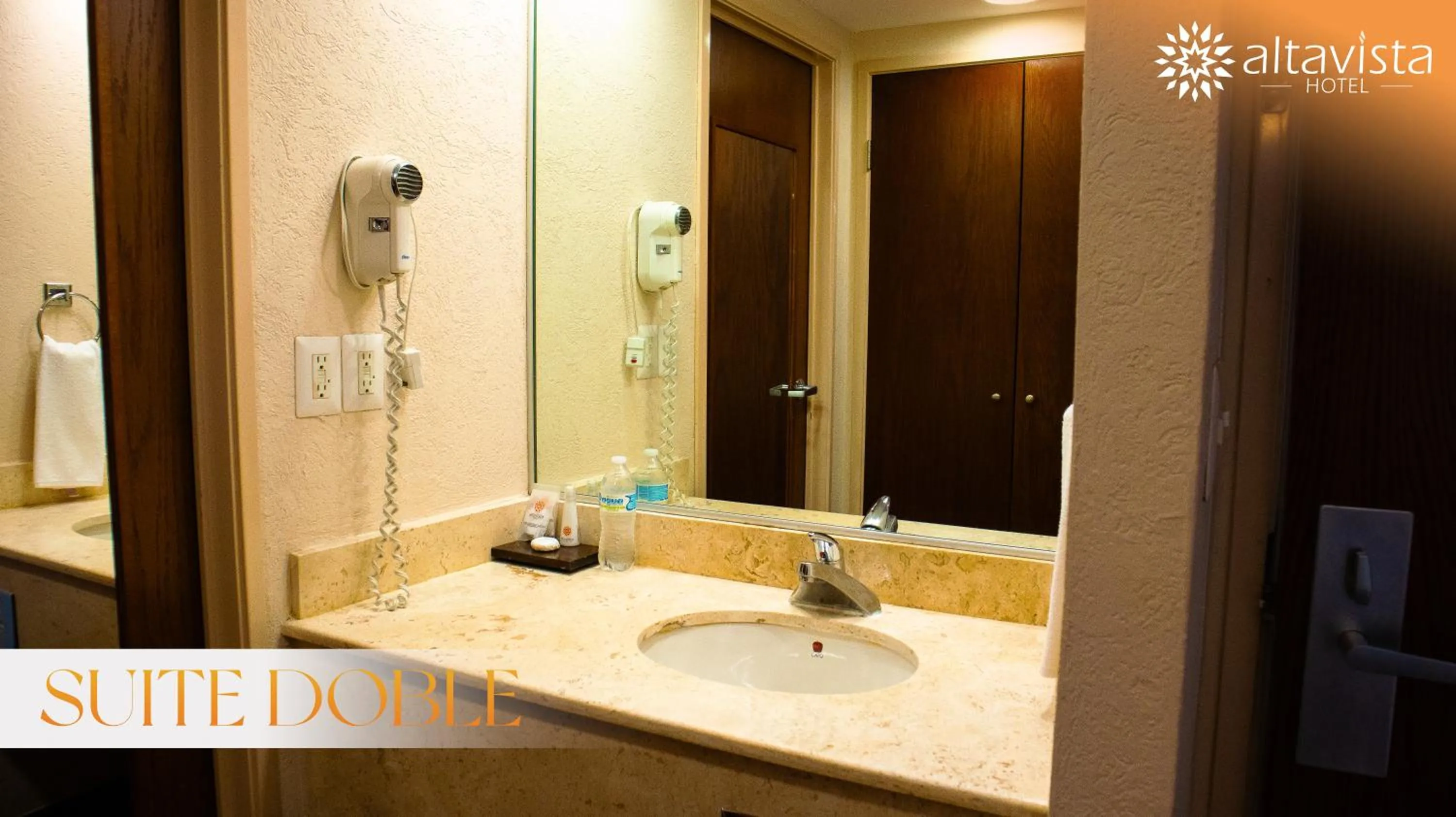 Bathroom in Altavista Hotel