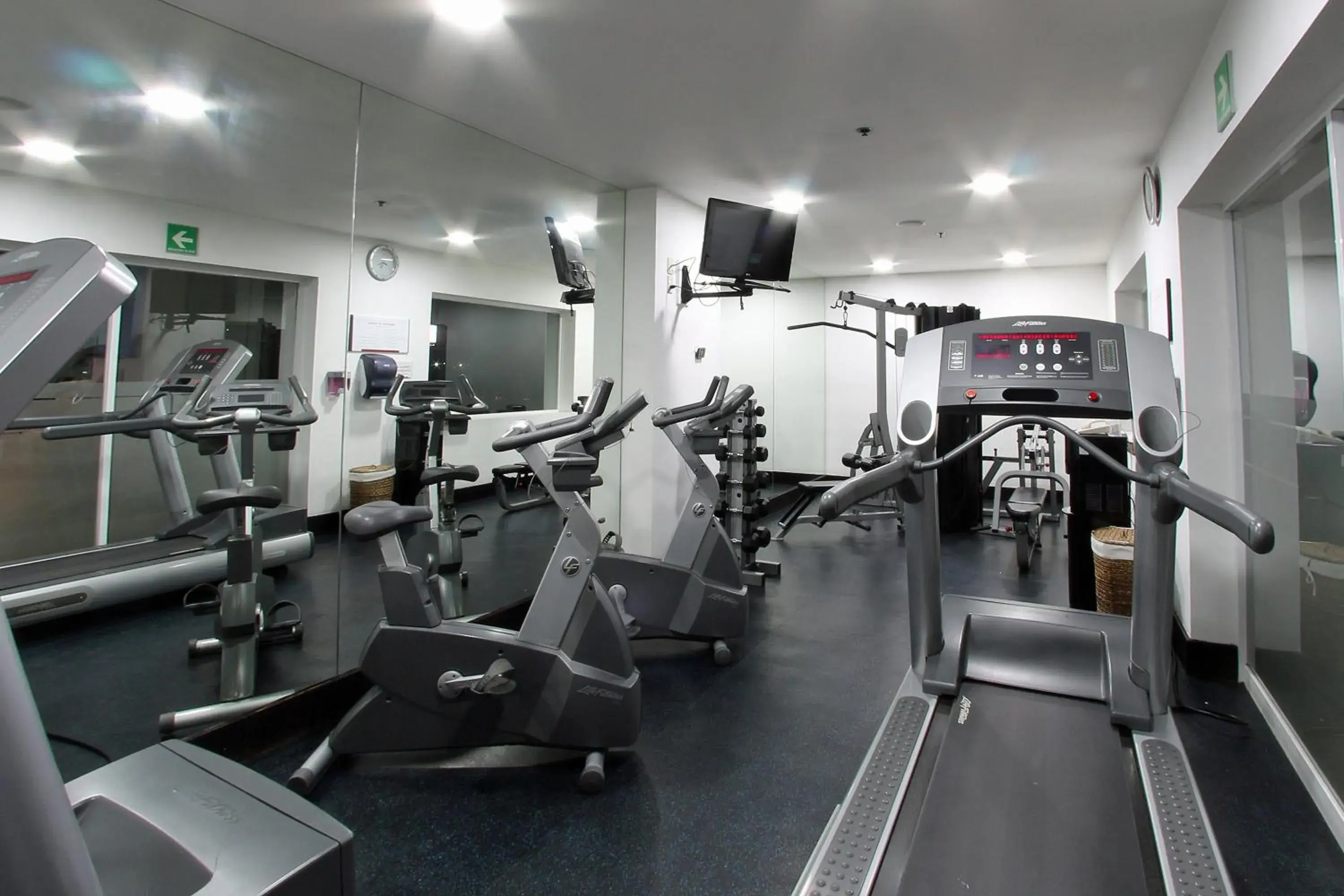 Fitness centre/facilities in Fiesta Inn Cuautitlan Fitness centre/facilities in Fiesta Inn Cuautitlan