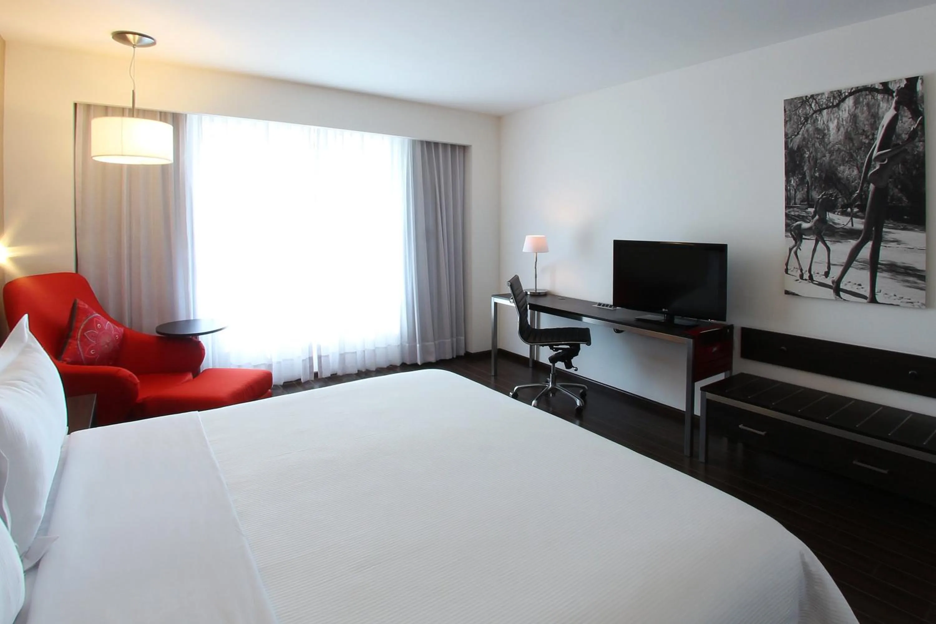 Bedroom, Bed in Fiesta Inn Cuautitlan