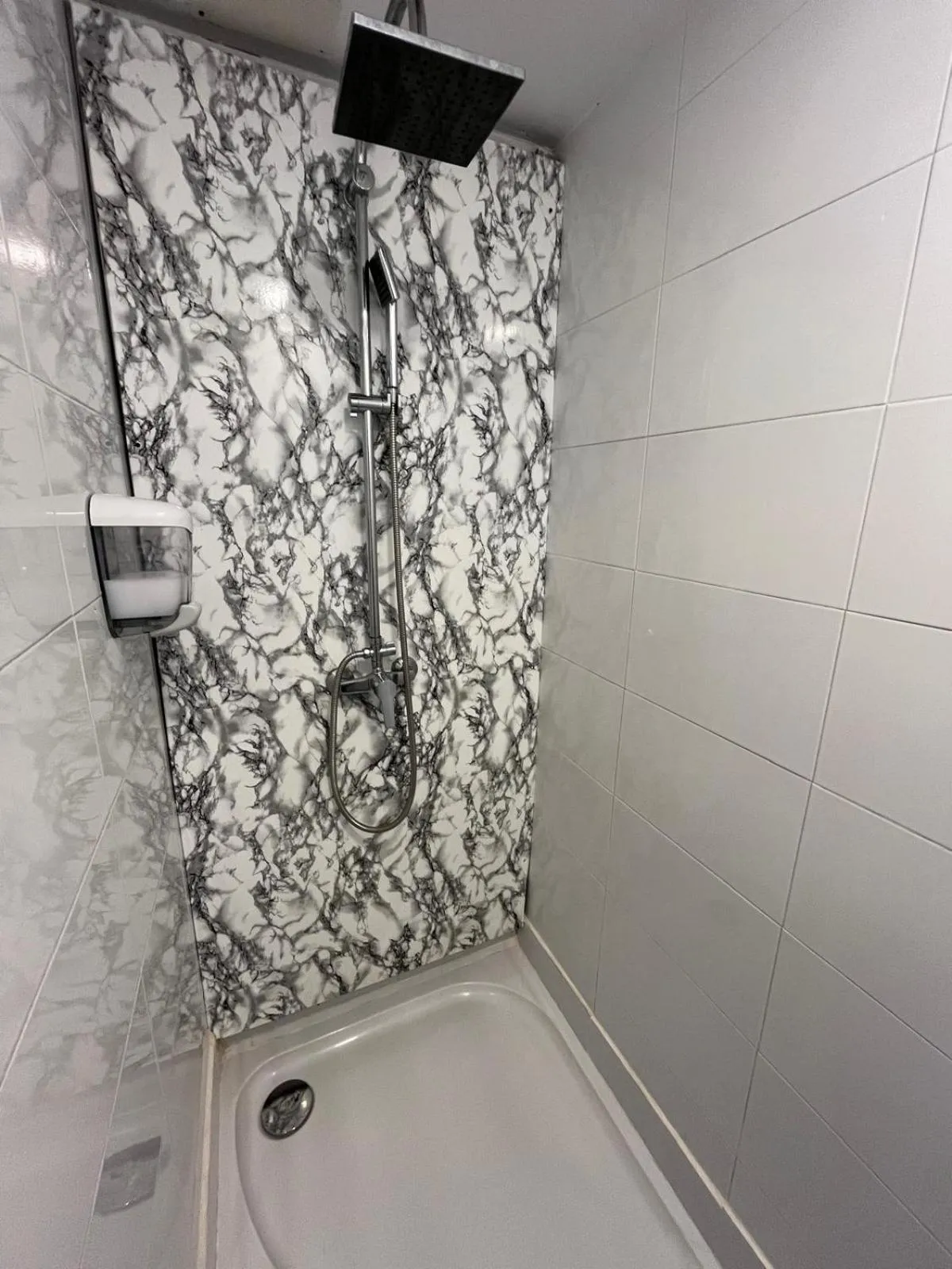 Shower in Hello Feria