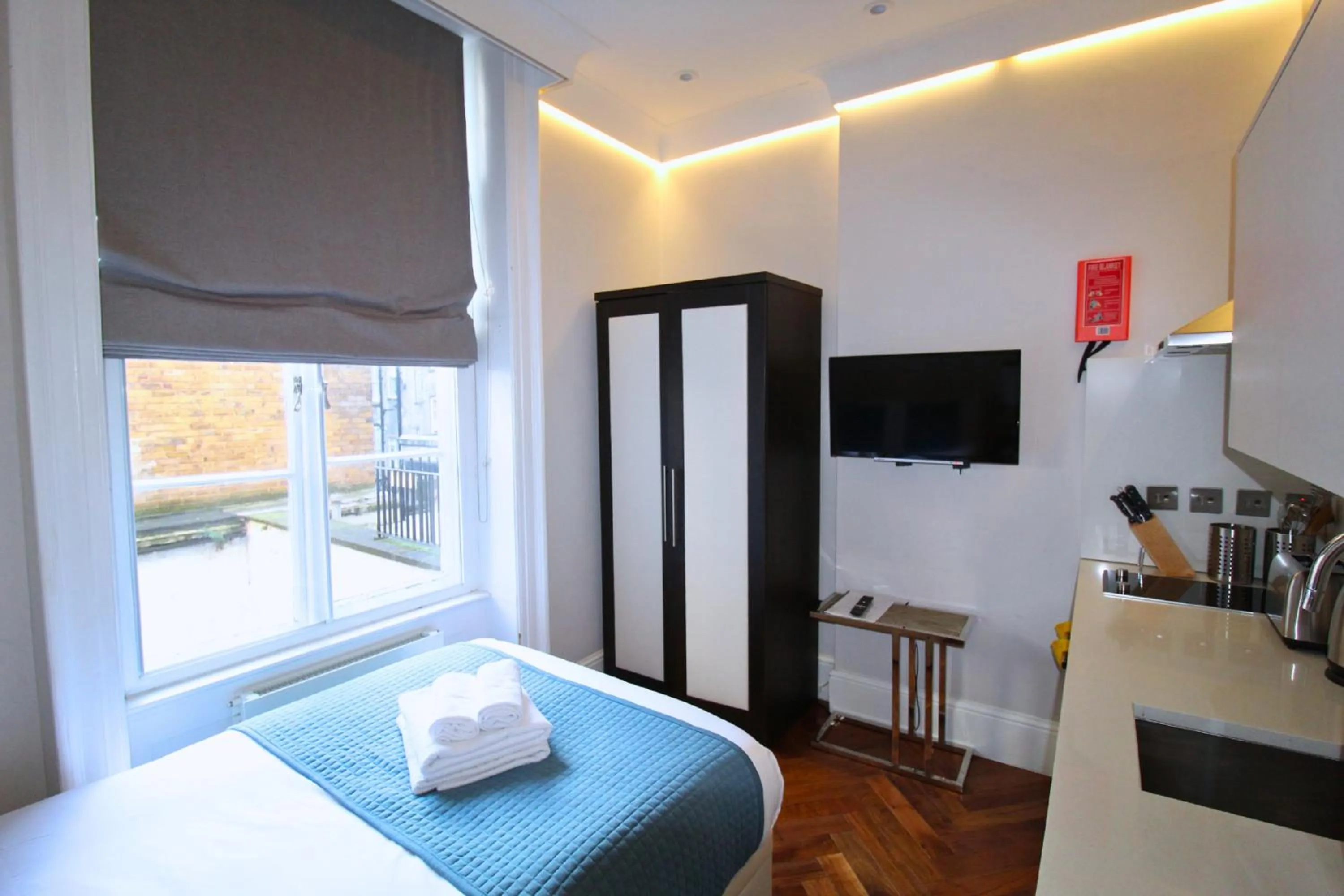 Bed in Baker Street by Viridian Apartments