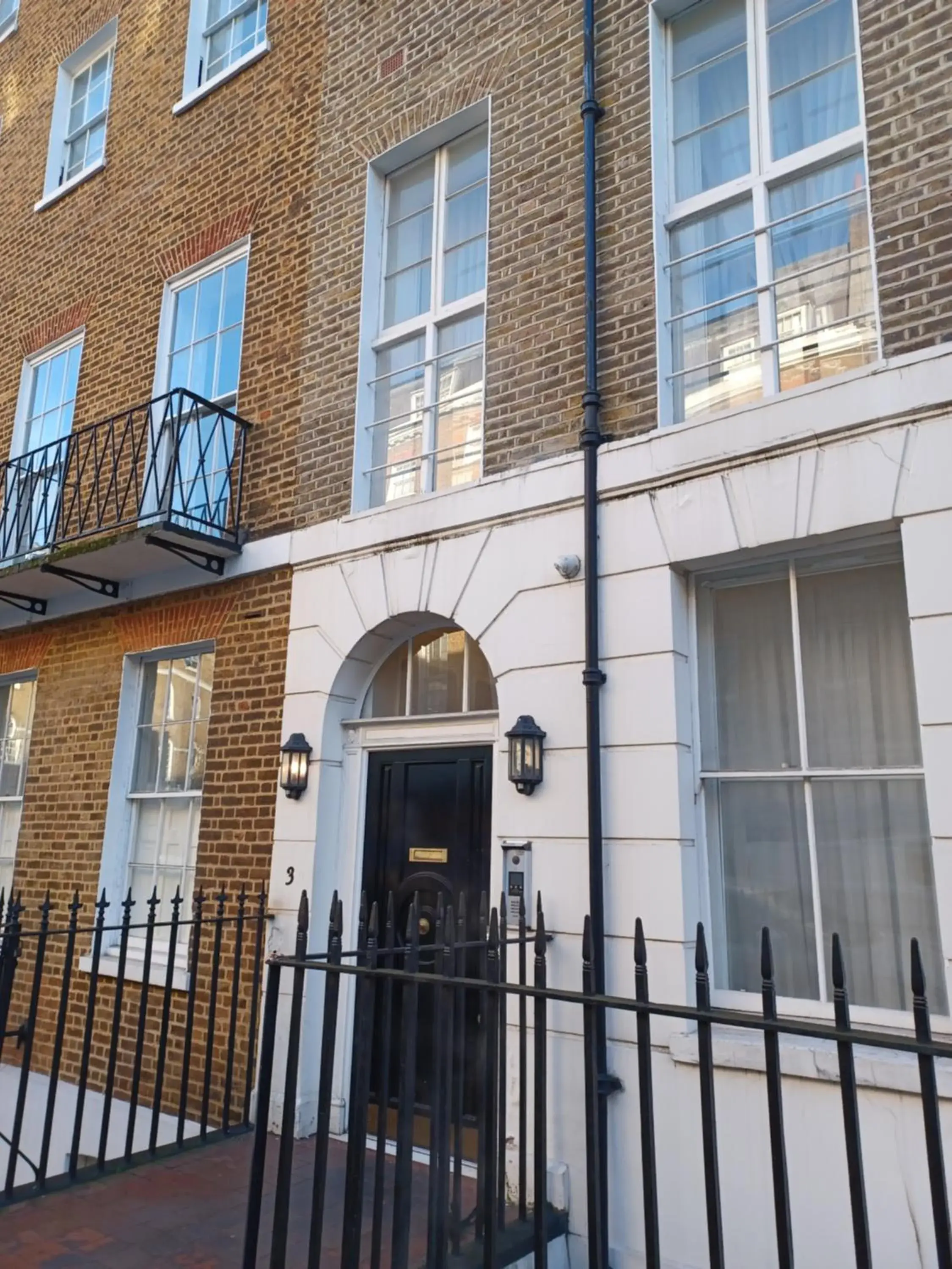 Property building in Baker Street by Viridian Apartments Property building in Baker Street by Viridian Apartments