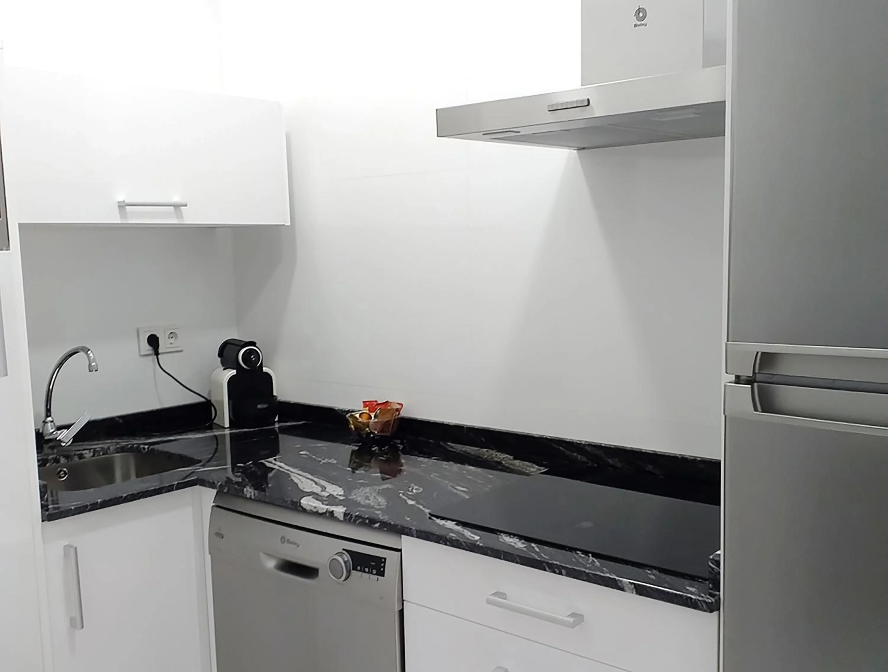 Kitchen or kitchenette in Feelathome Rivero Apartments