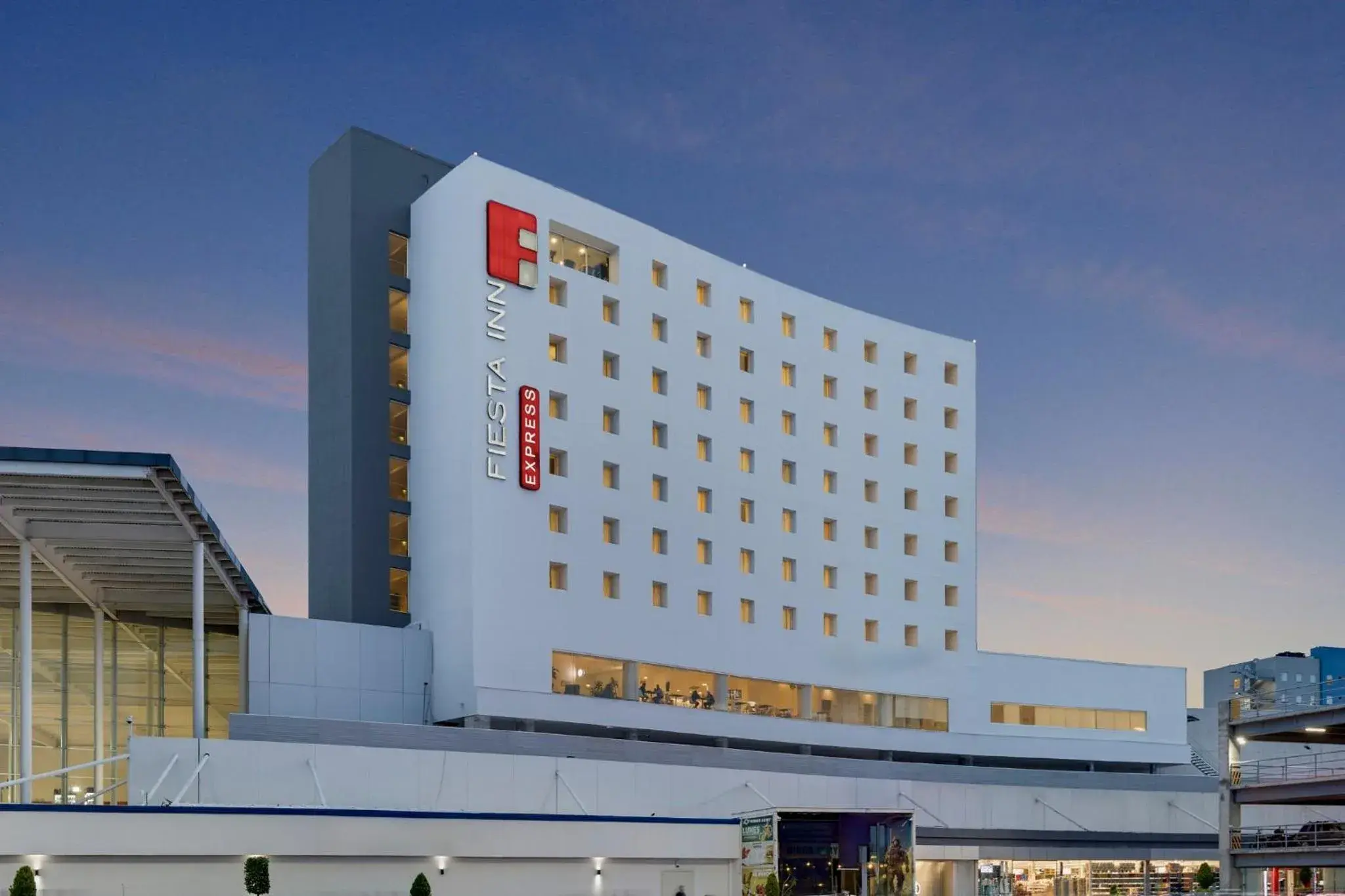 Property building in Fiesta Inn Express Durango Property building in Fiesta Inn Express Durango