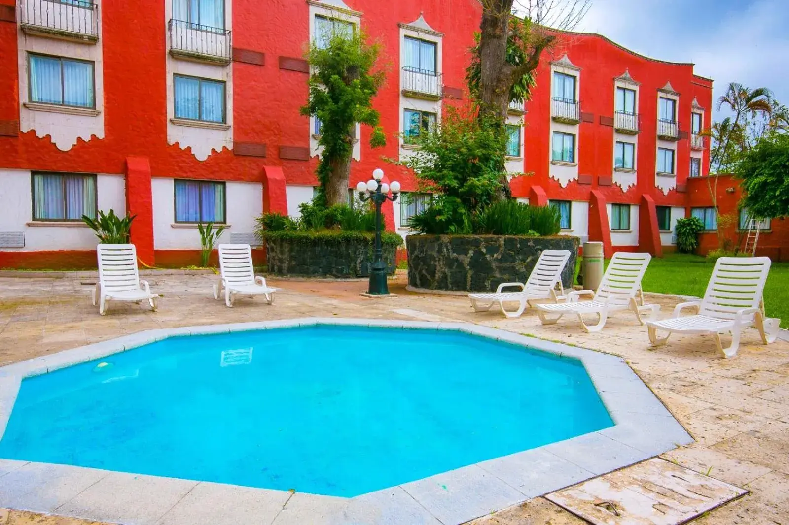 Swimming pool in Fiesta Inn Xalapa Swimming pool in Fiesta Inn Xalapa