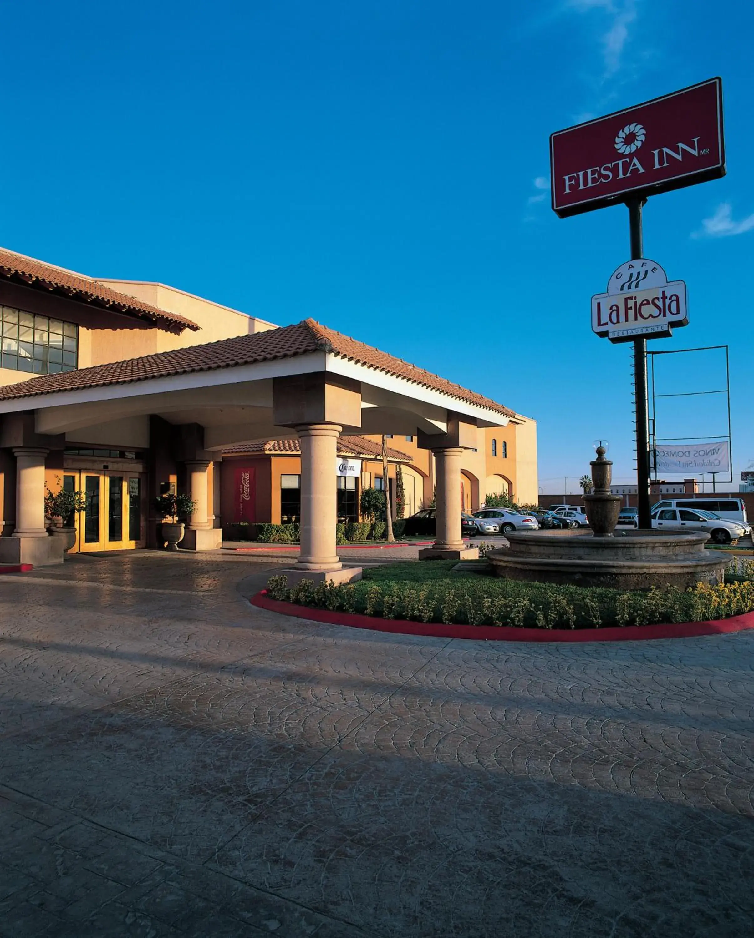 Property building in Fiesta Inn Saltillo Property building in Fiesta Inn Saltillo