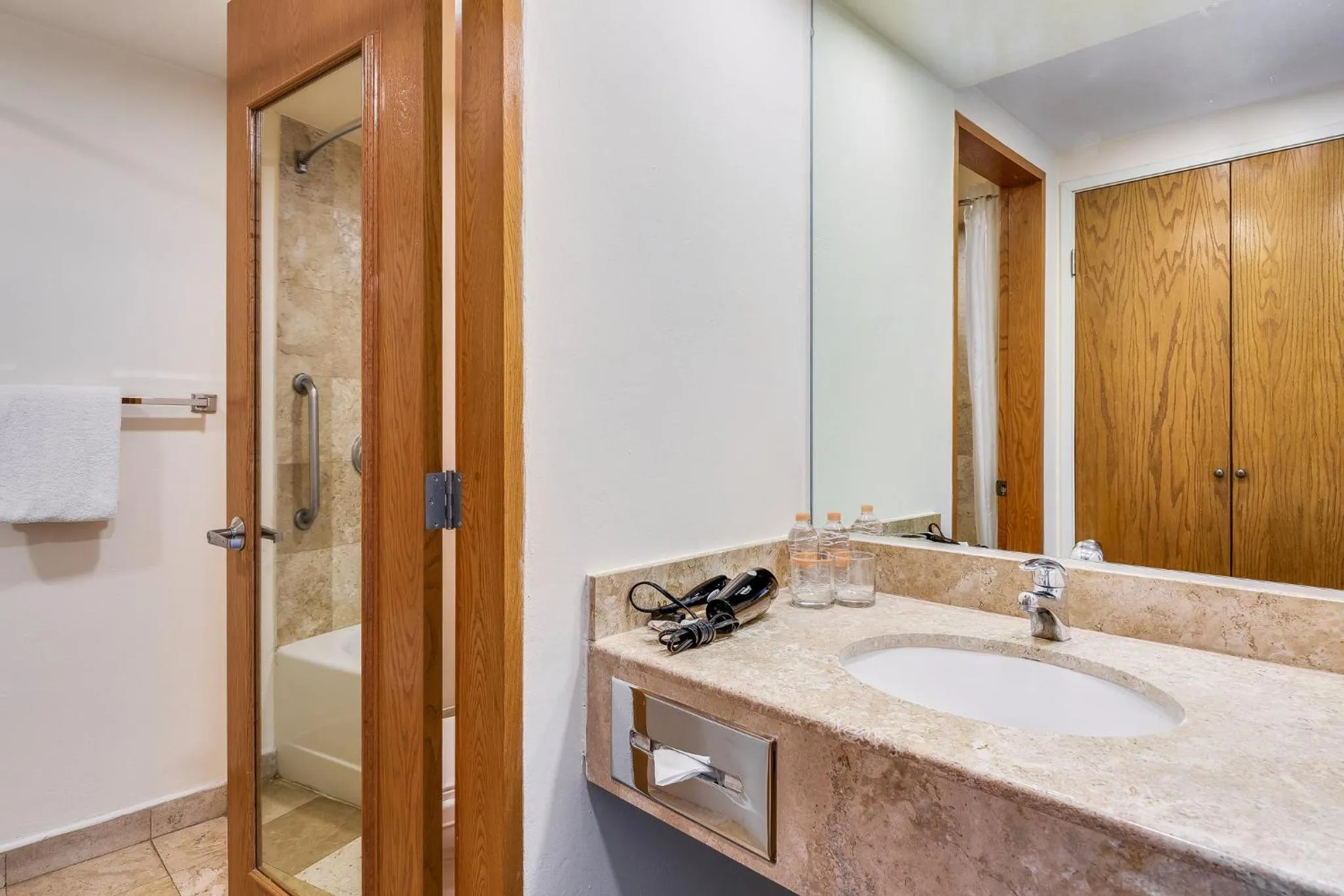 Bedroom in Fiesta Inn Cuernavaca