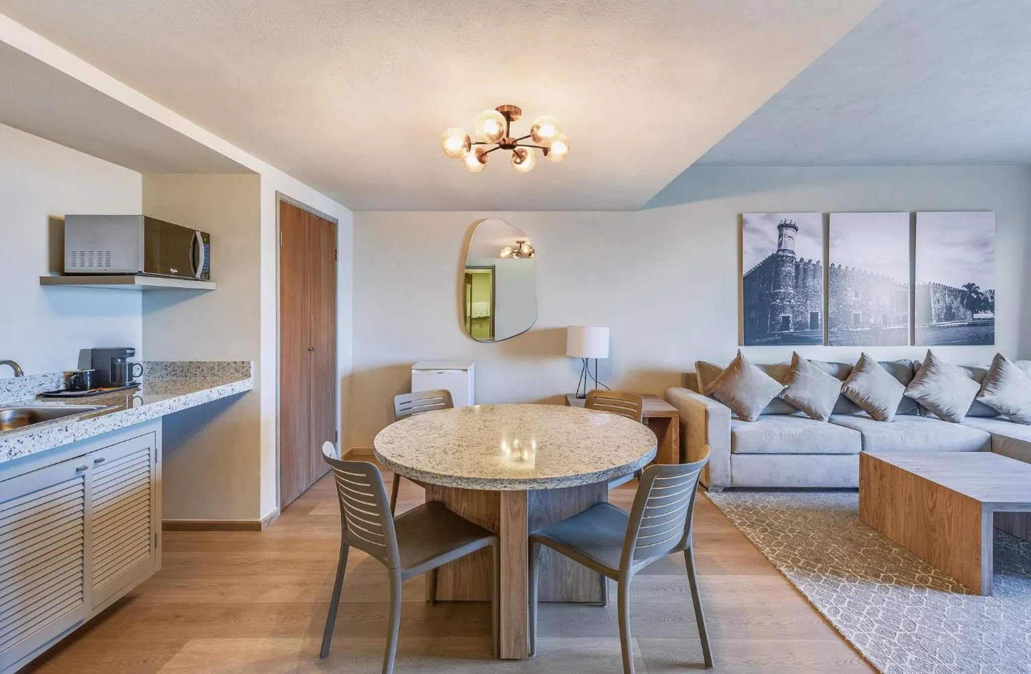 Bedroom in Fiesta Inn Cuernavaca