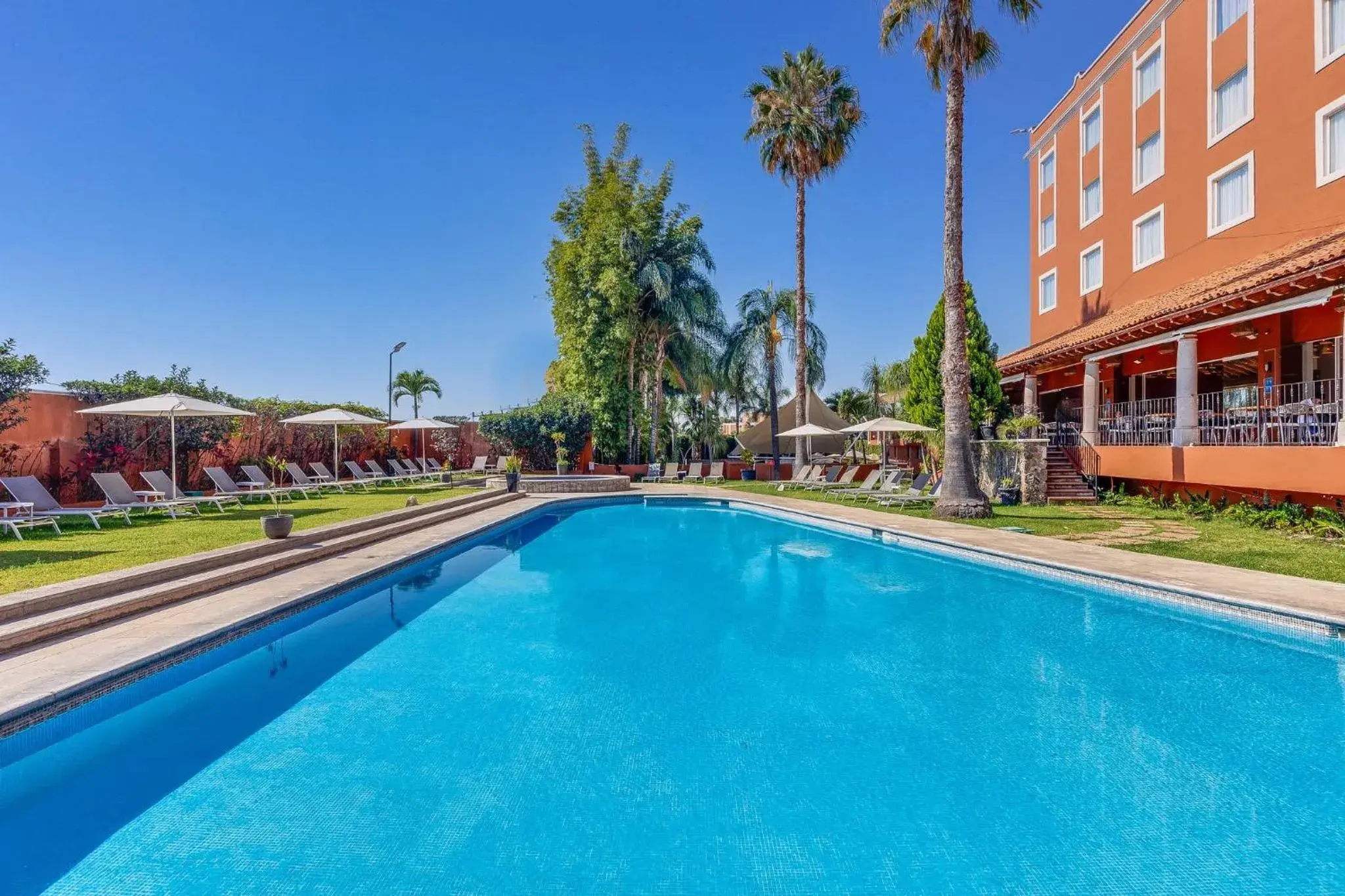 Facade/entrance in Fiesta Inn Cuernavaca Facade/entrance in Fiesta Inn Cuernavaca