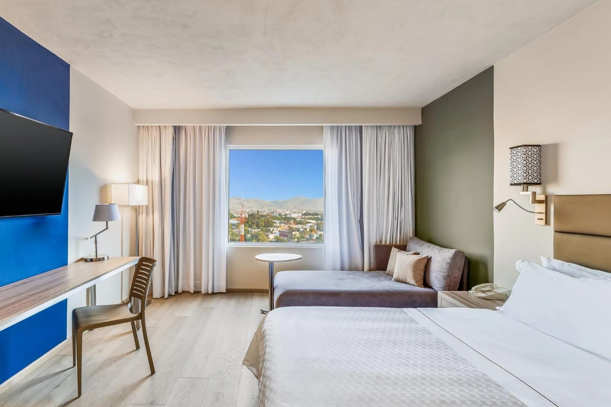 Bedroom, Bed in Fiesta Inn Cuernavaca