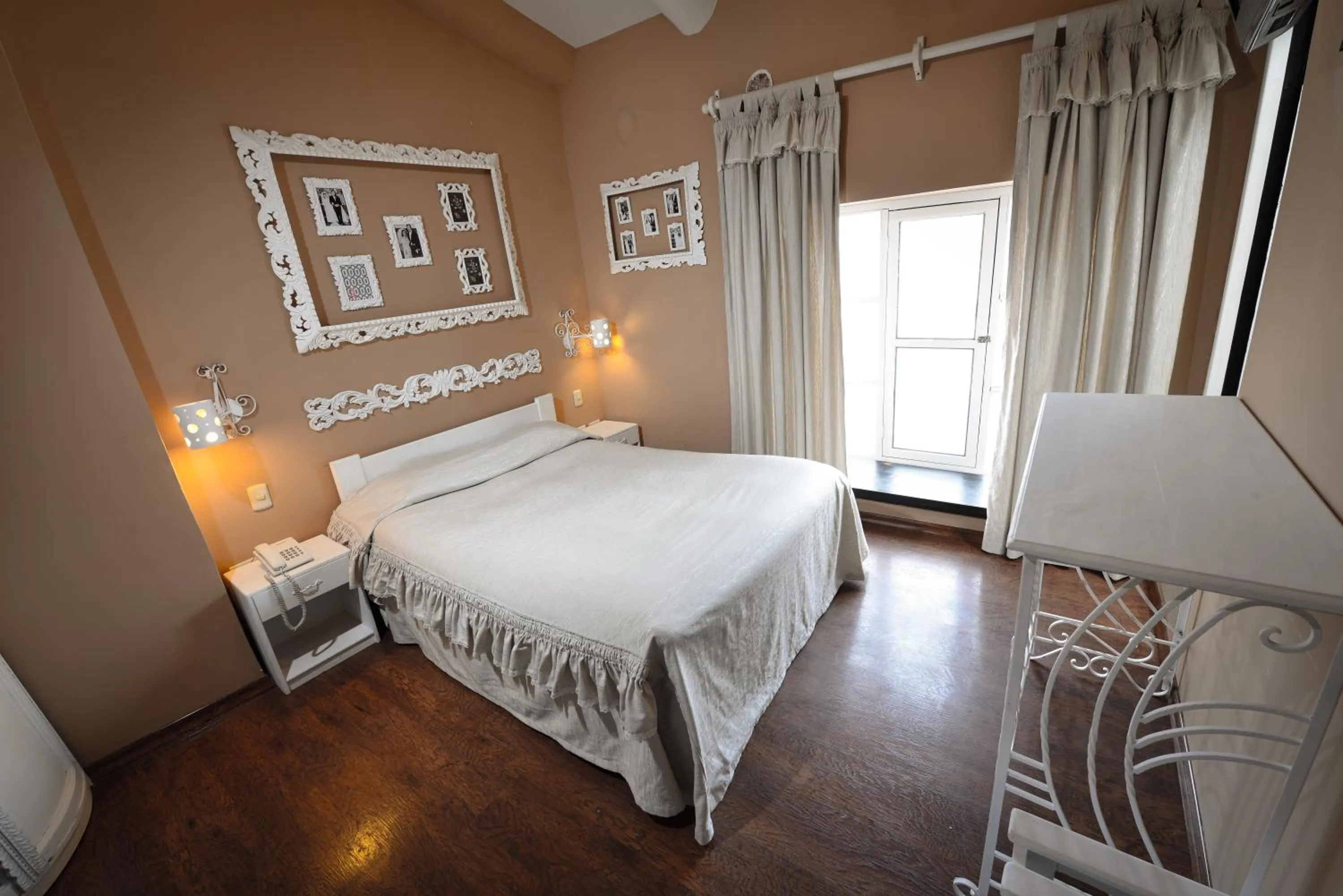 Photo of the whole room, Bed in Tika Wasi Casa Boutique