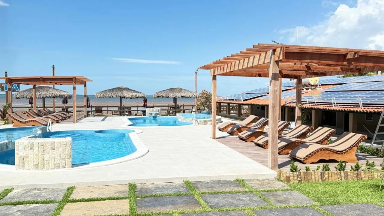 Swimming pool in Pousada Jagatá