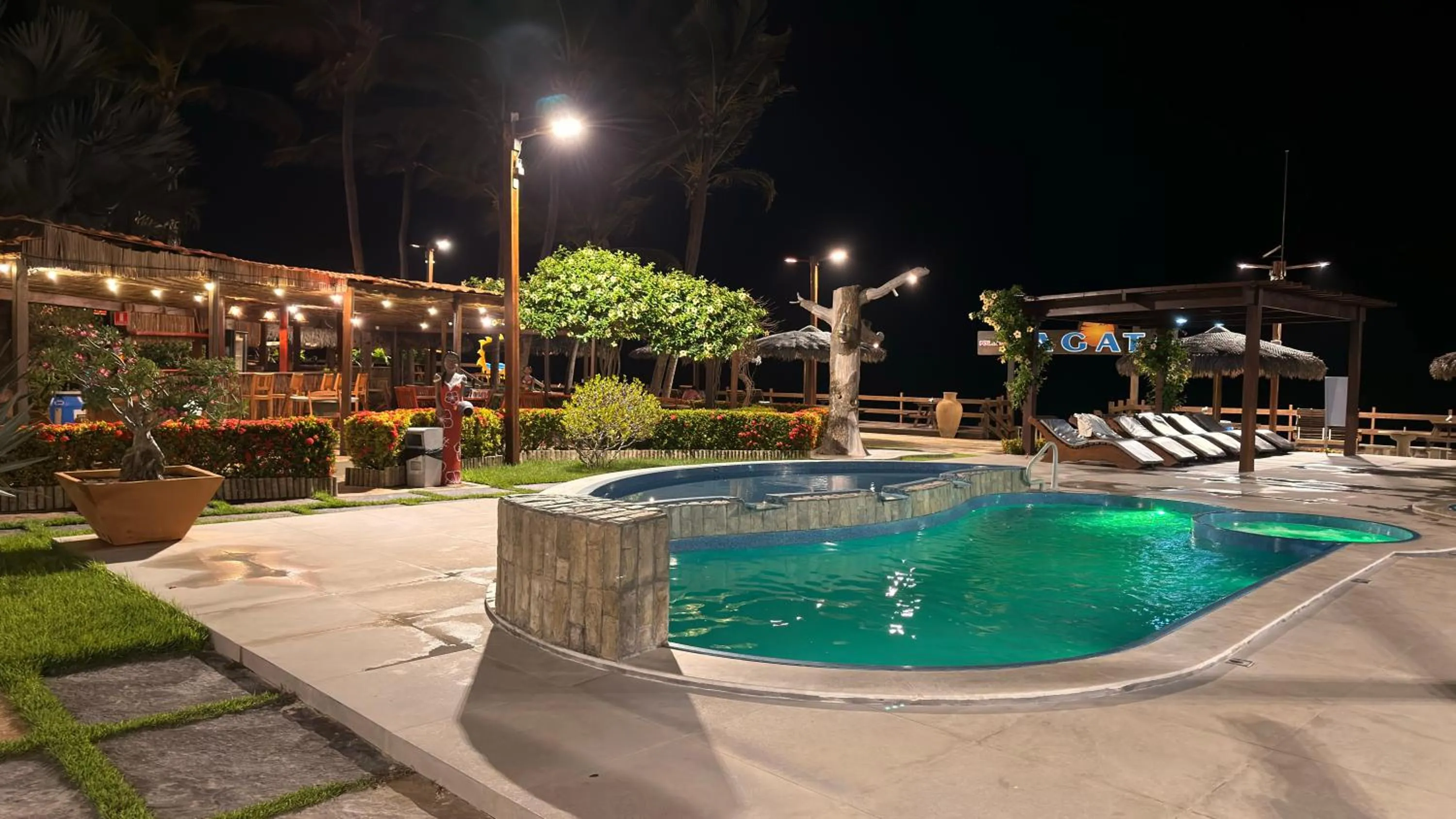 Pool view in Pousada Jagatá