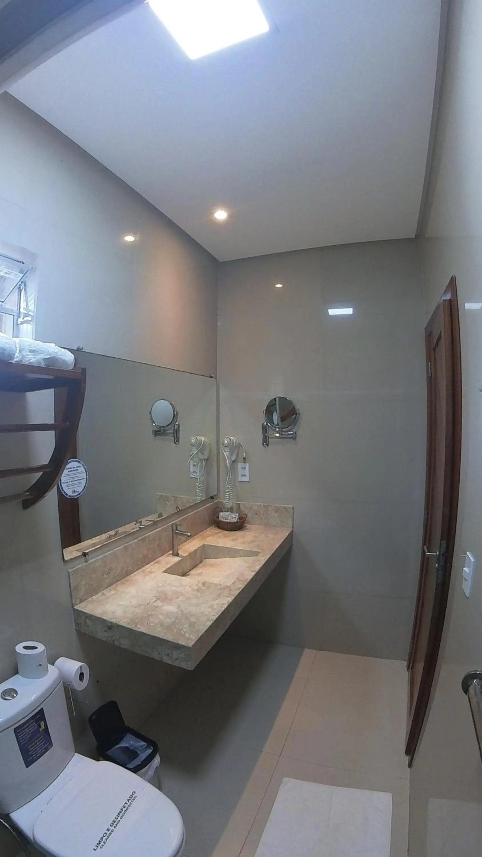 Toilet in Pousada Jagatá