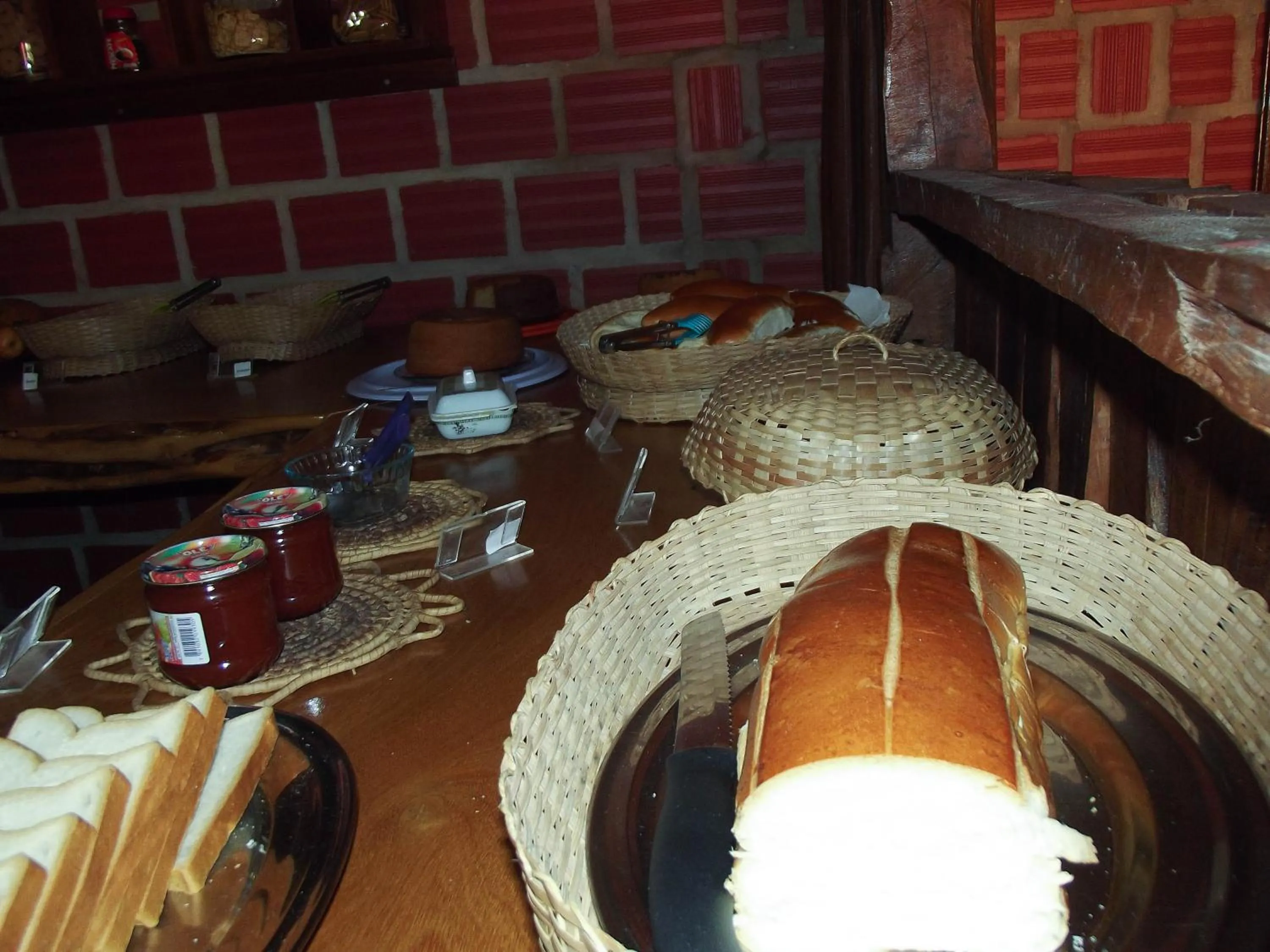 Restaurant/places to eat in Pousada Jagatá