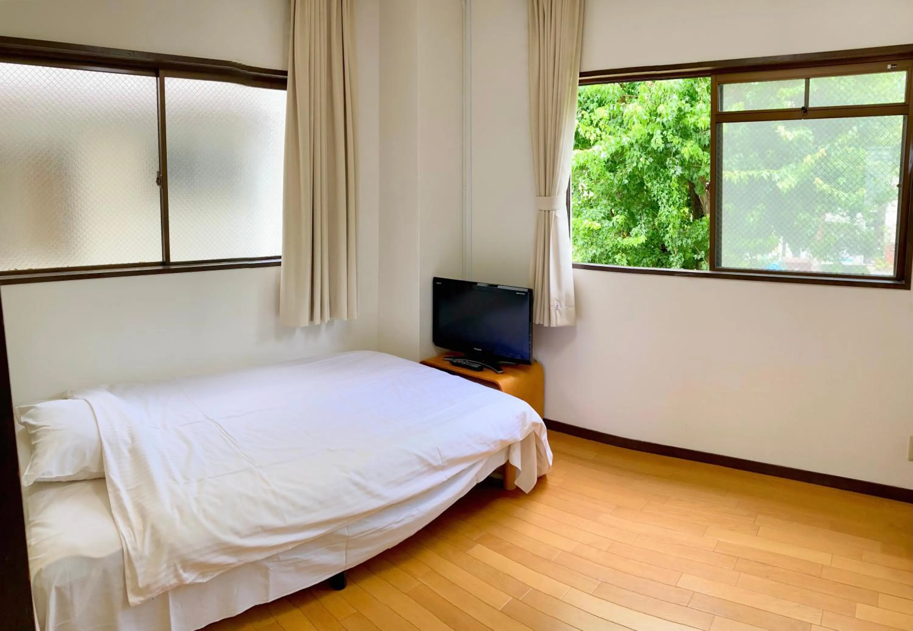 Single Room in 2no HOME & PARK