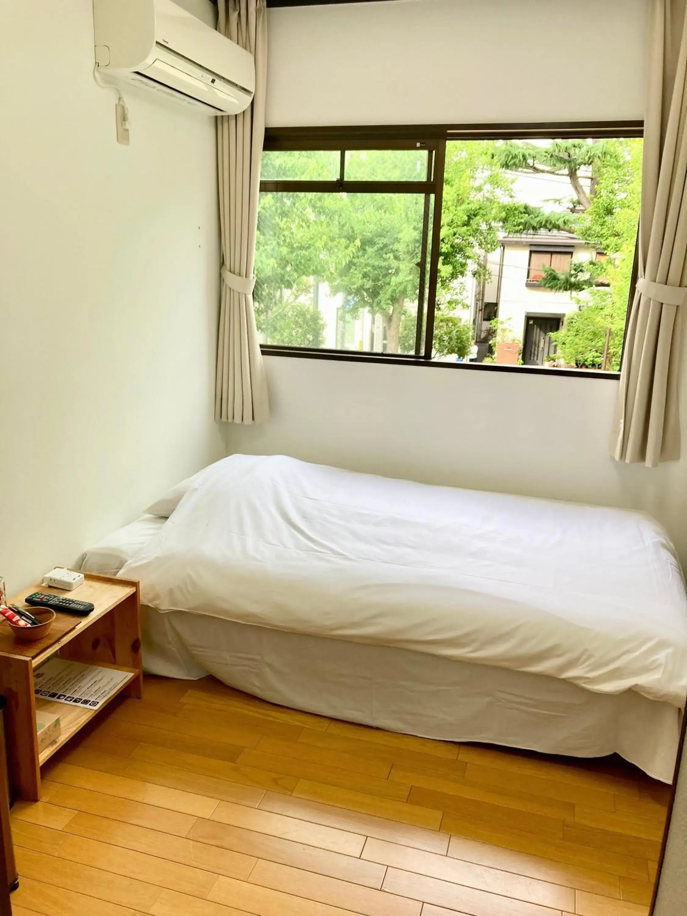 Single Room in 2no HOME & PARK Single Room in 2no HOME & PARK