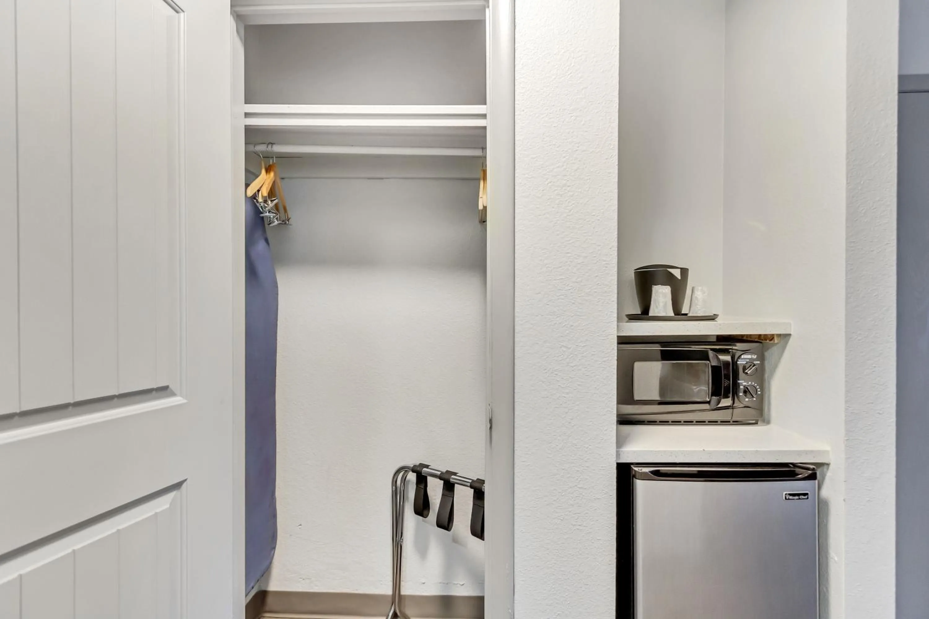 minibar in Clarion Inn Salt Lake City Airport