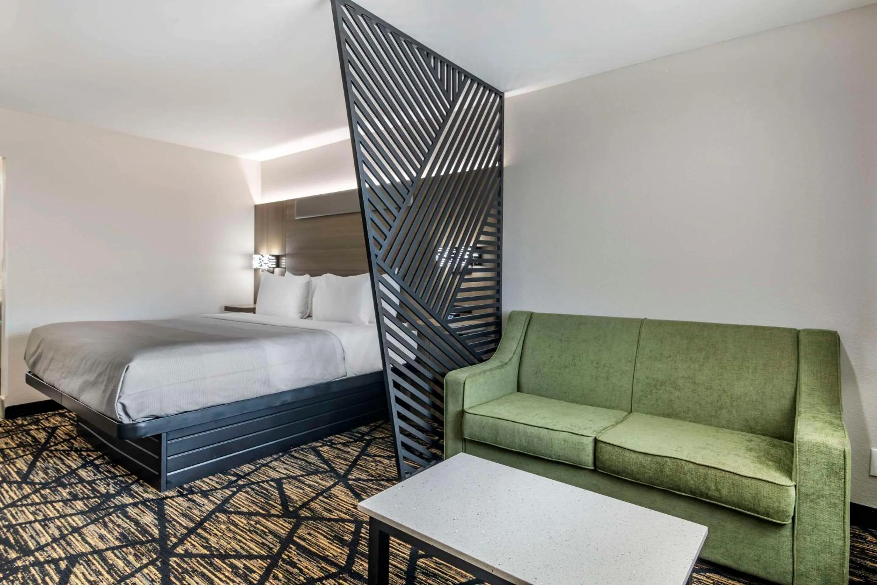 Bedroom, Bed in Quality Inn & Suites Athens University Area