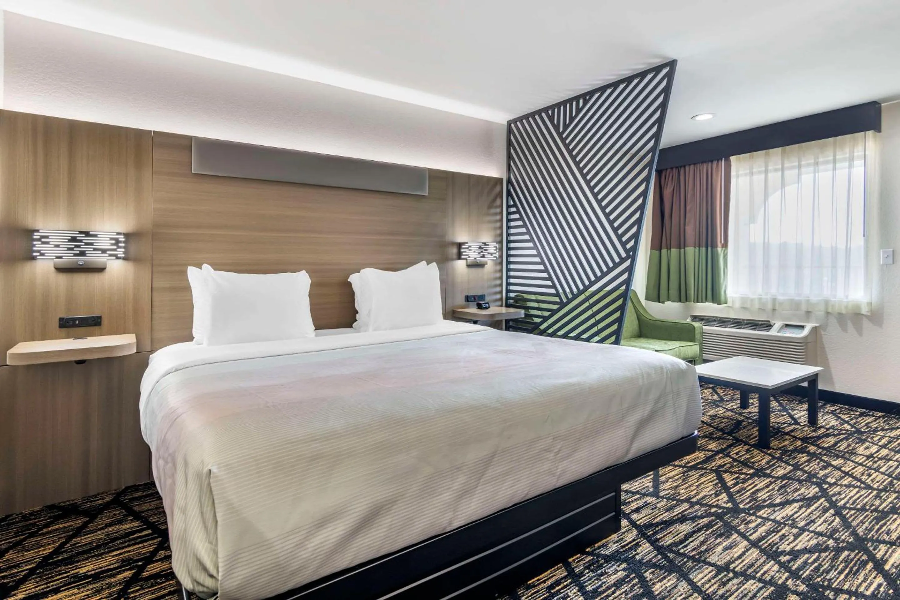 Bedroom, Bed in Quality Inn & Suites Athens University Area