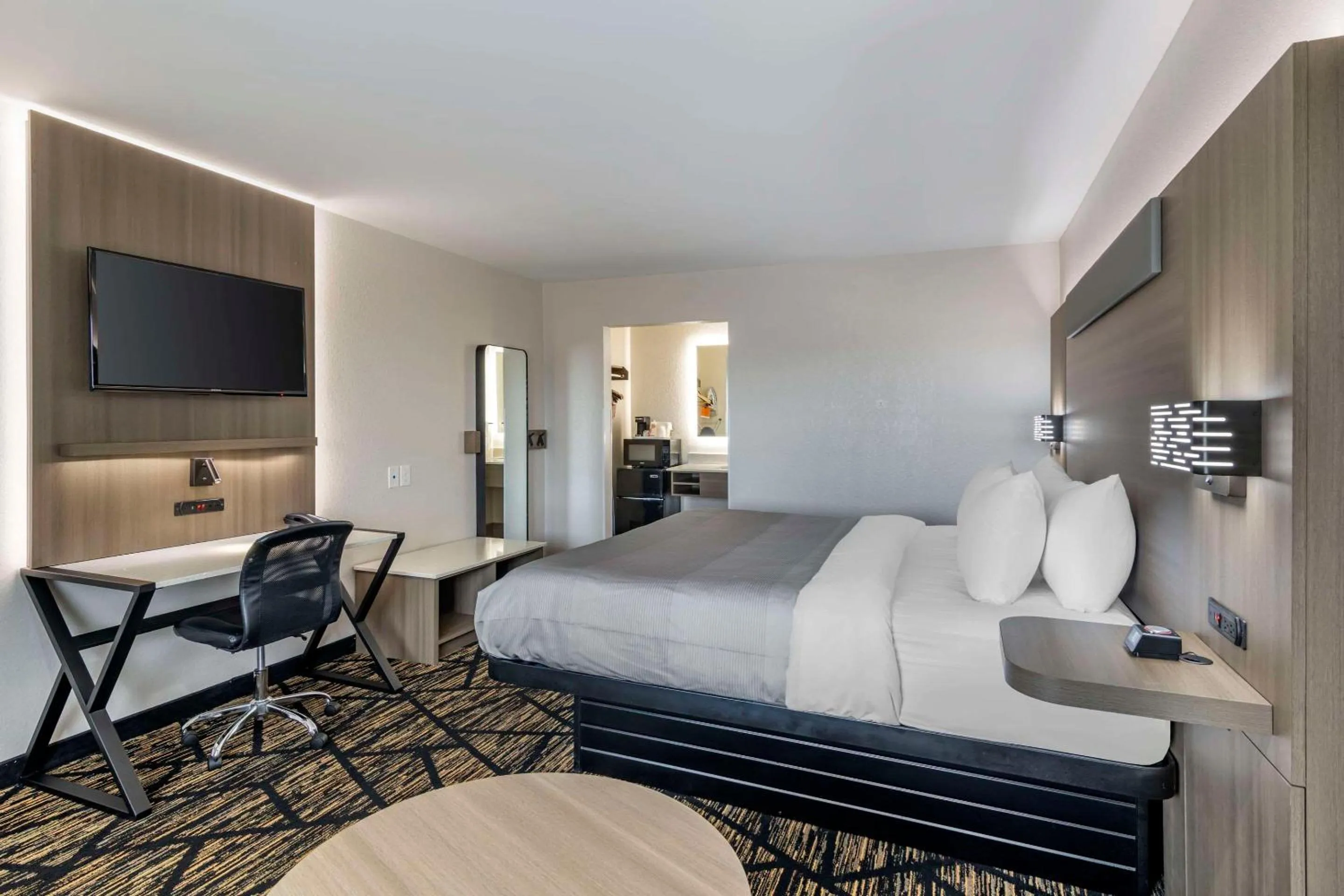 Bedroom, Bed in Quality Inn & Suites Athens University Area