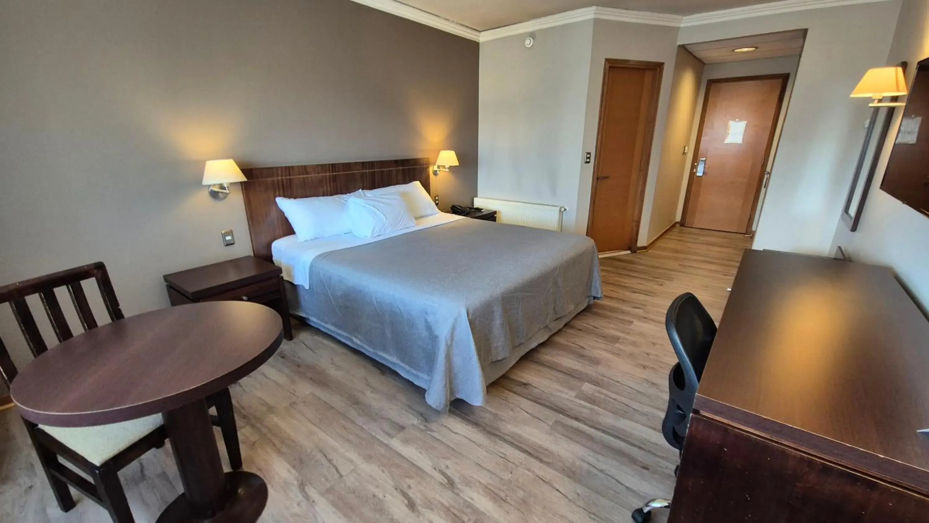 Queen Room - single occupancy in Hotel Diego de Almagro Coyhaique Queen Room - single occupancy in Hotel Diego de Almagro Coyhaique