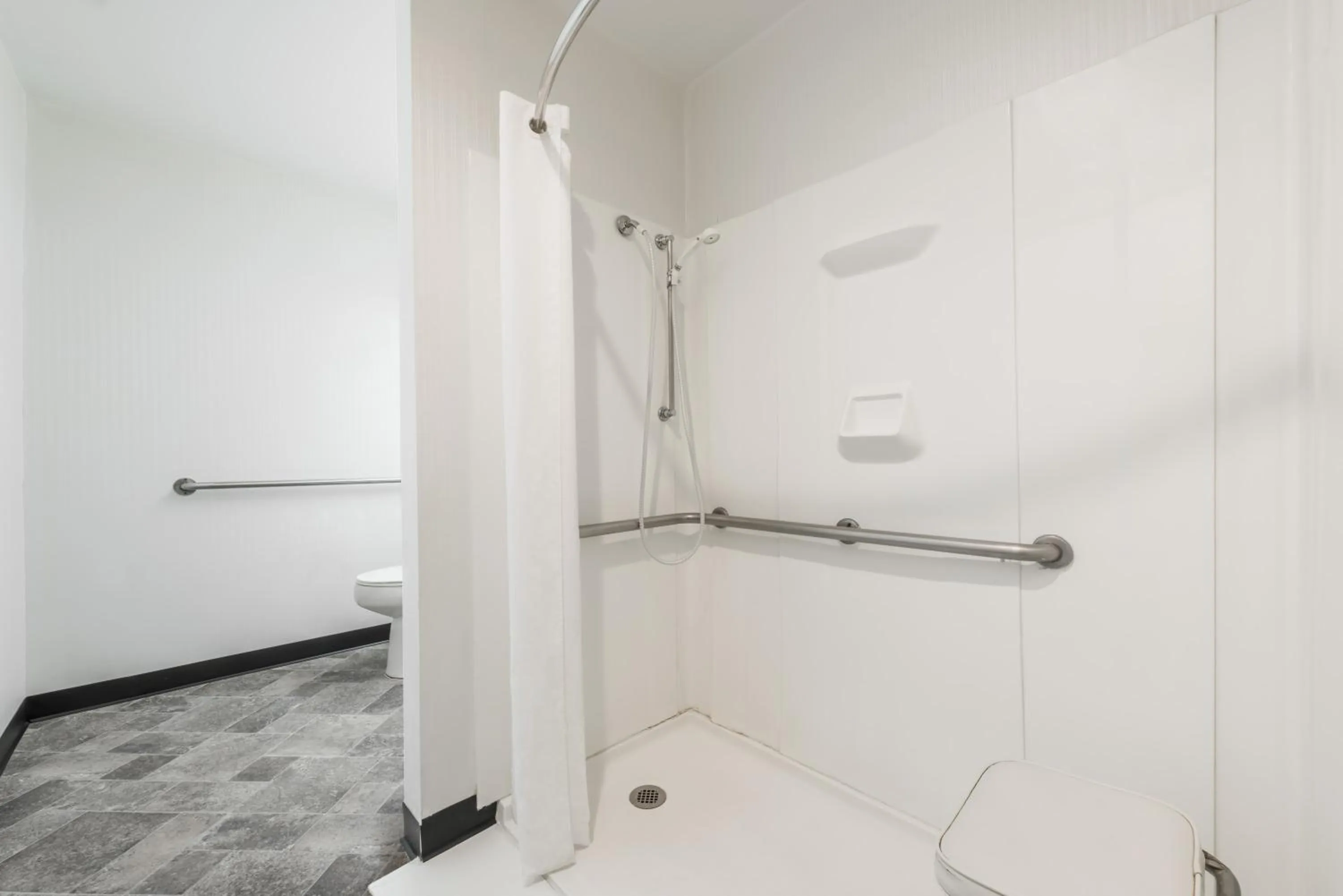 Bathroom in Knights Inn Allentown