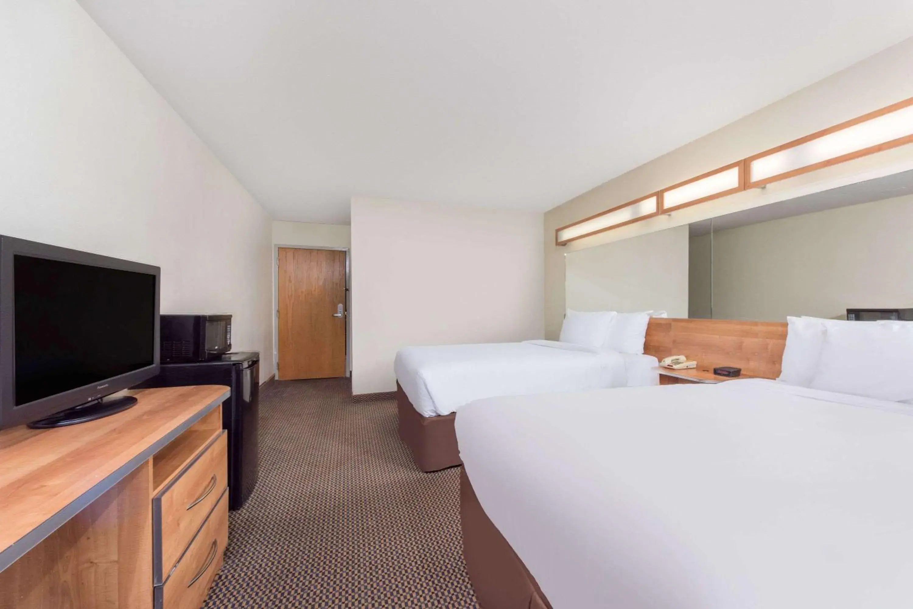 Photo of the whole room, Bed in Knights Inn Allentown Photo of the whole room, Bed in Knights Inn Allentown