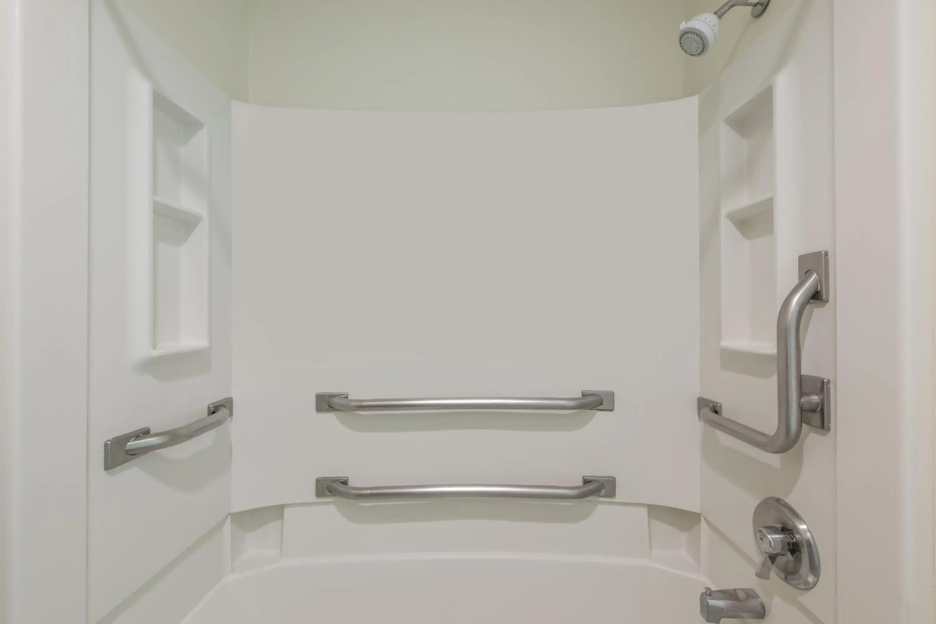 Queen Room - Disability Access - Smoking in Knights Inn Allentown Queen Room - Disability Access - Smoking in Knights Inn Allentown