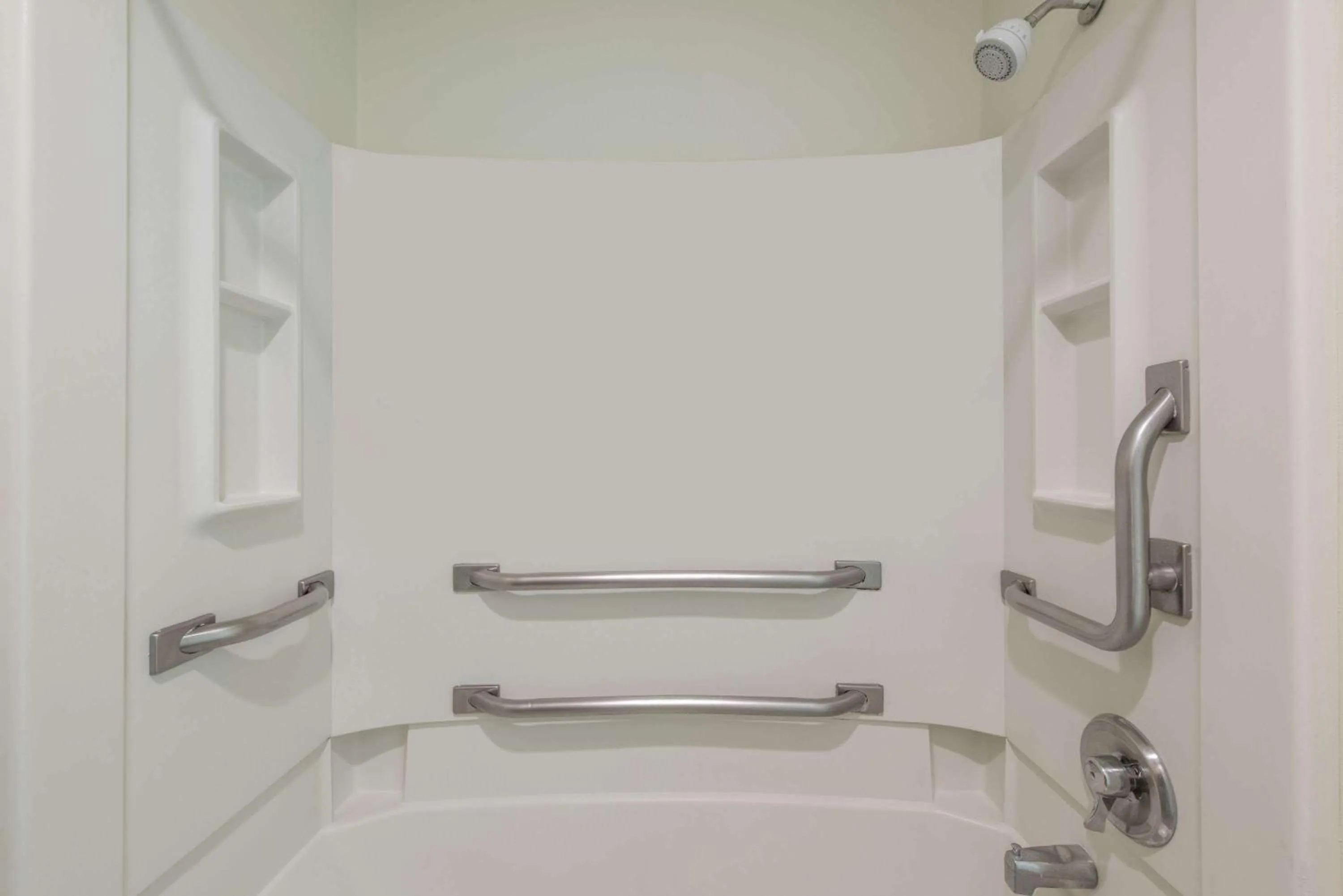 Photo of the whole room in Knights Inn Allentown