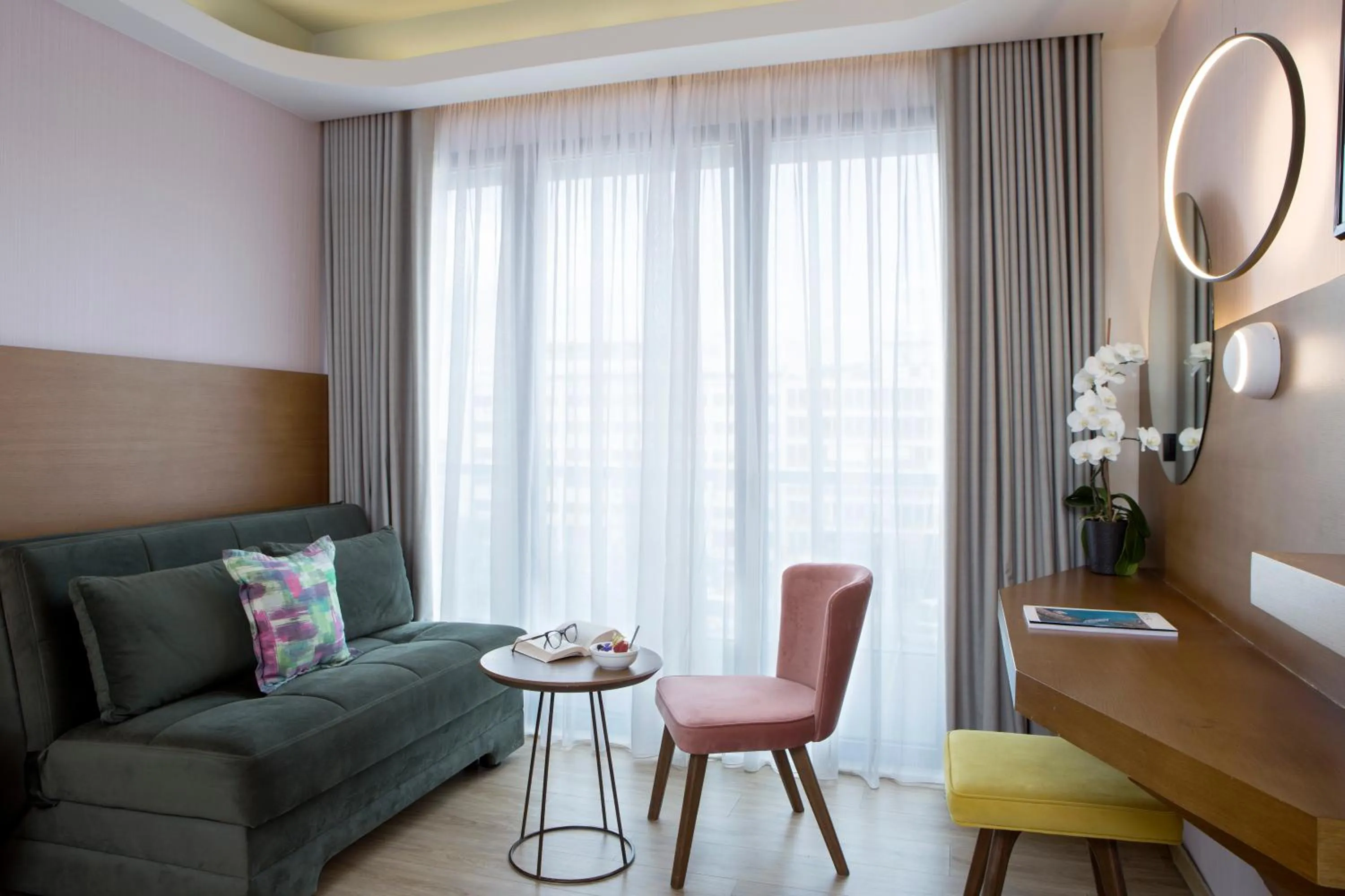 Bed in Zeus Essence Wyndham Athens Residence