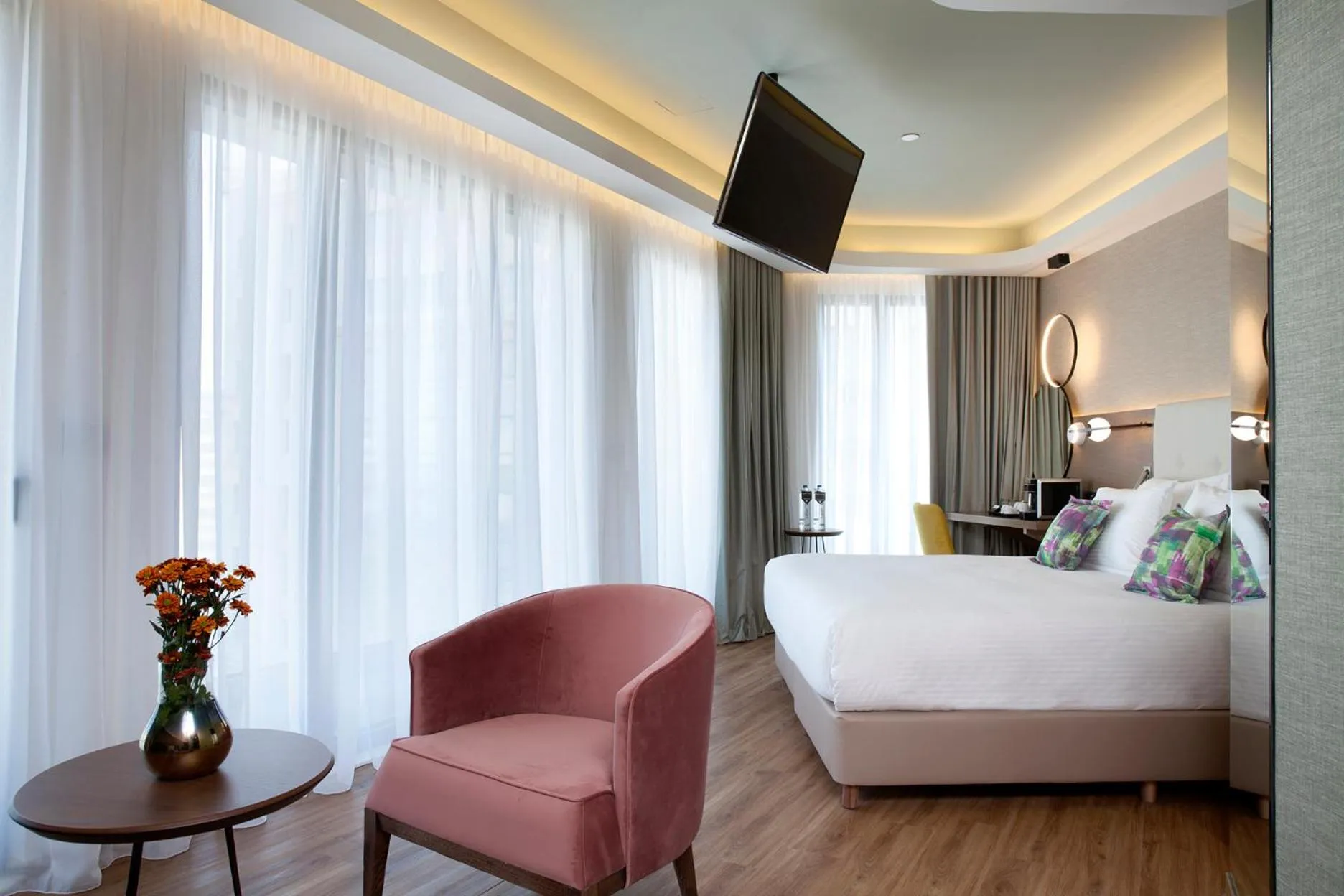 Bedroom, Bed in Zeus Essence Wyndham Athens Residence