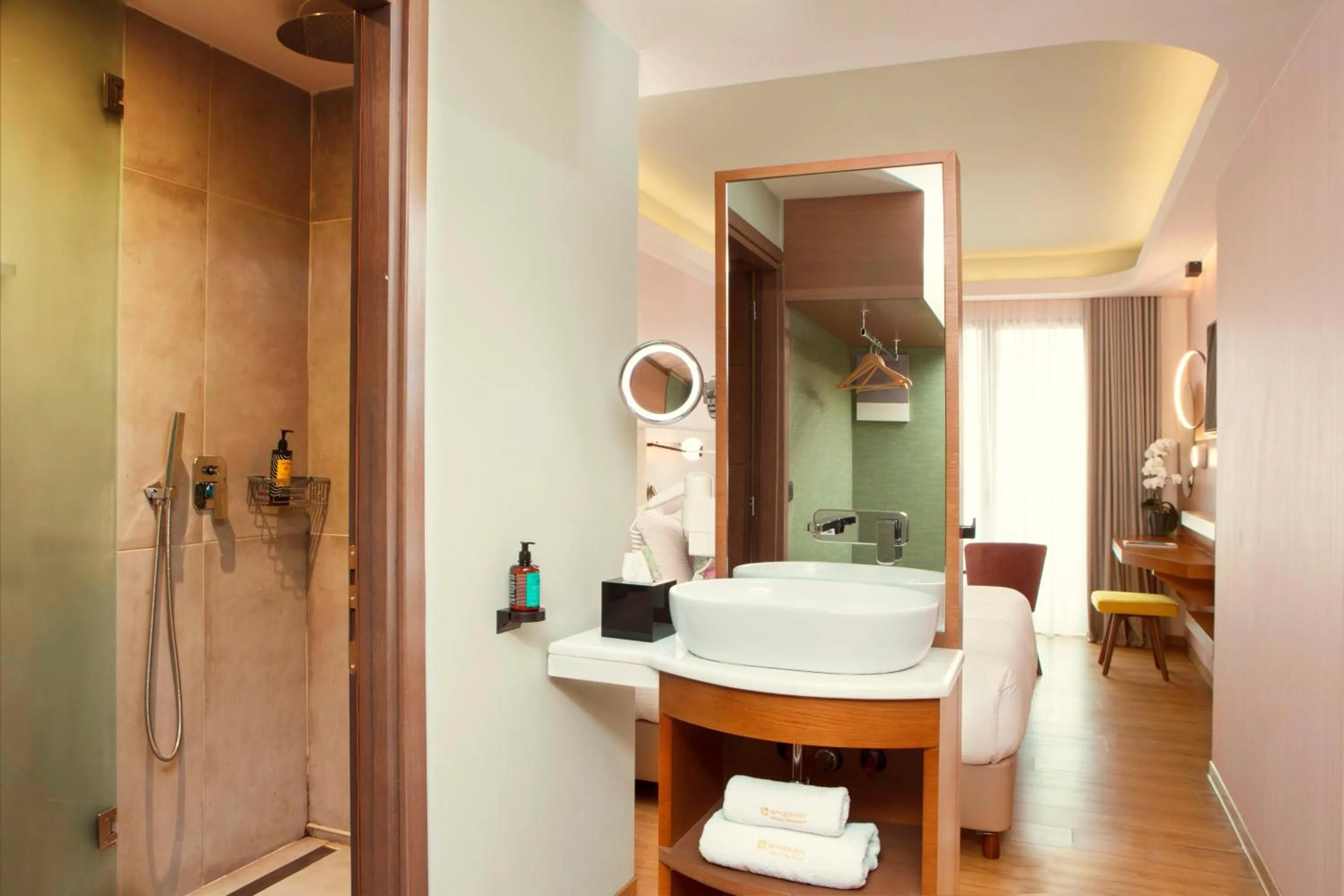 Bathroom in Zeus Essence Wyndham Athens Residence