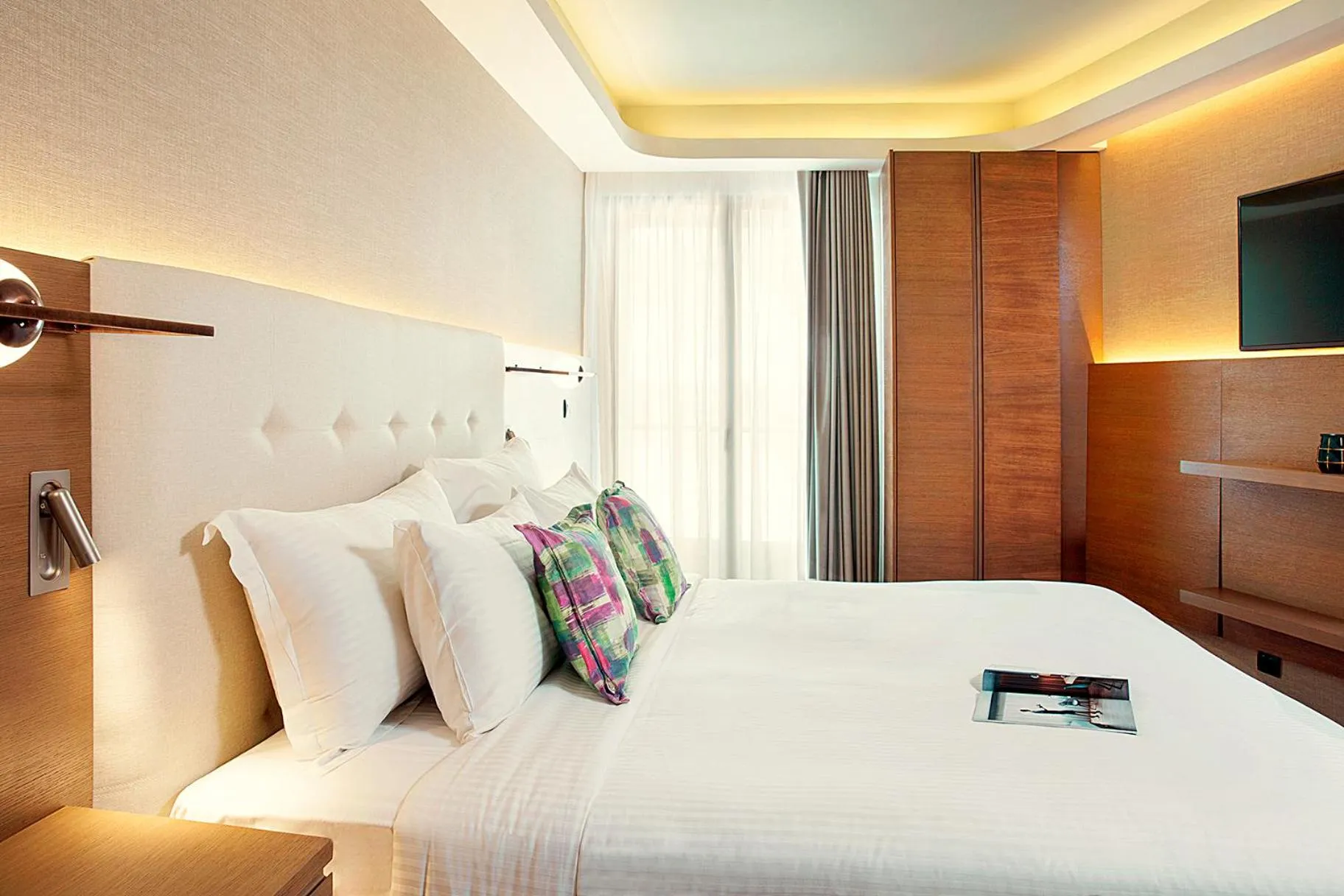 Bed in Zeus Essence Wyndham Athens Residence