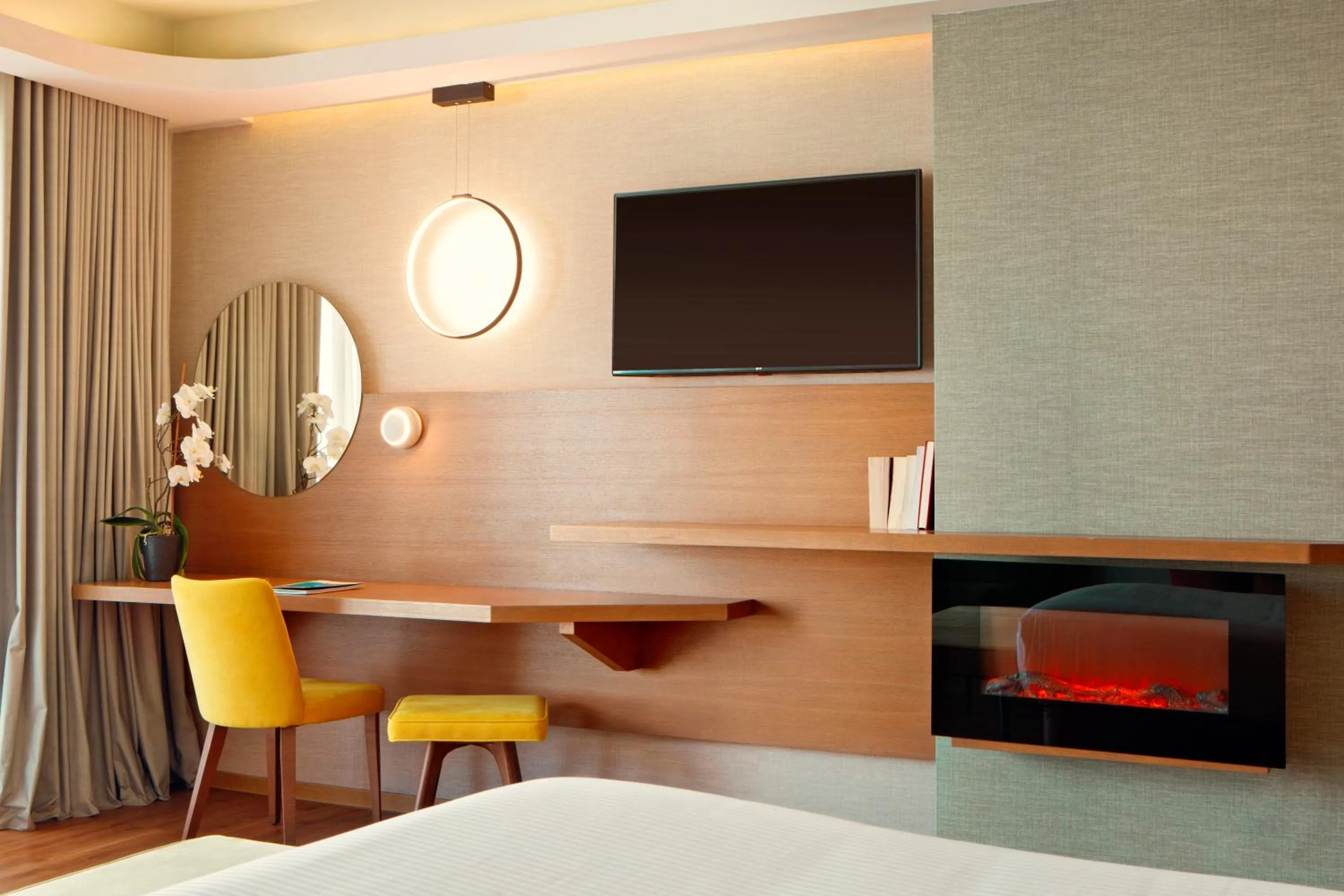 Bed in Zeus Essence Wyndham Athens Residence