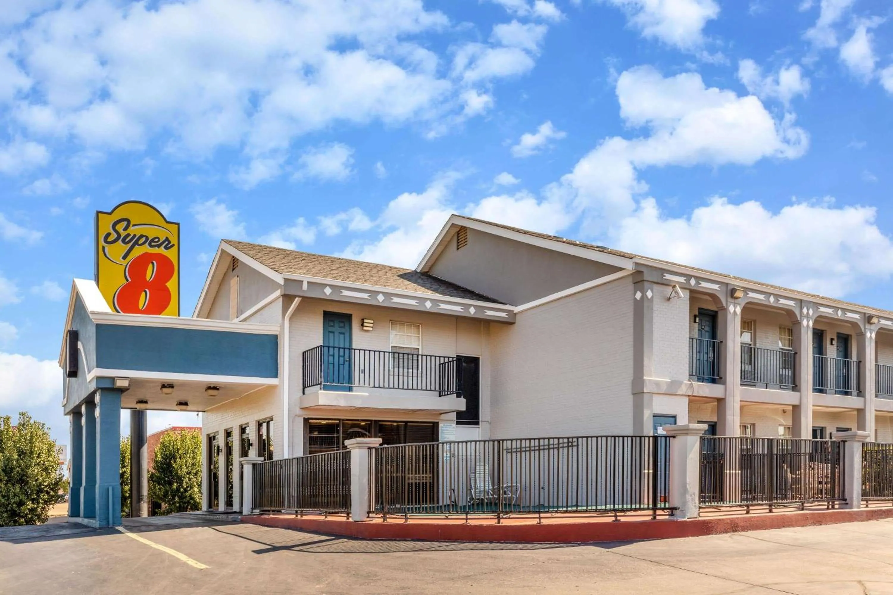 Property building in Super 8 by Wyndham Tulsa/Arpt/St Fairgrounds