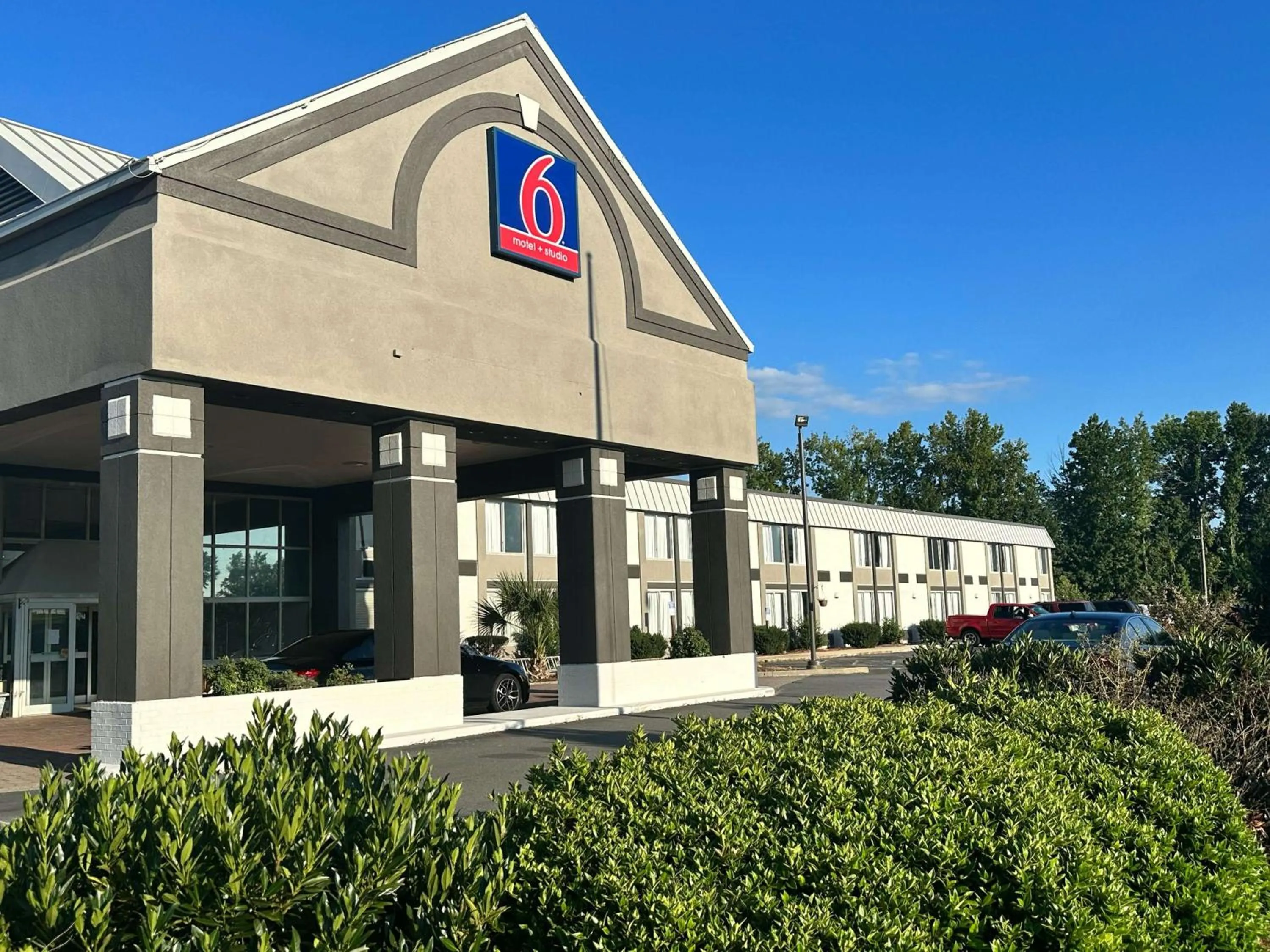 Property building in Motel 6 Rock Hill SC