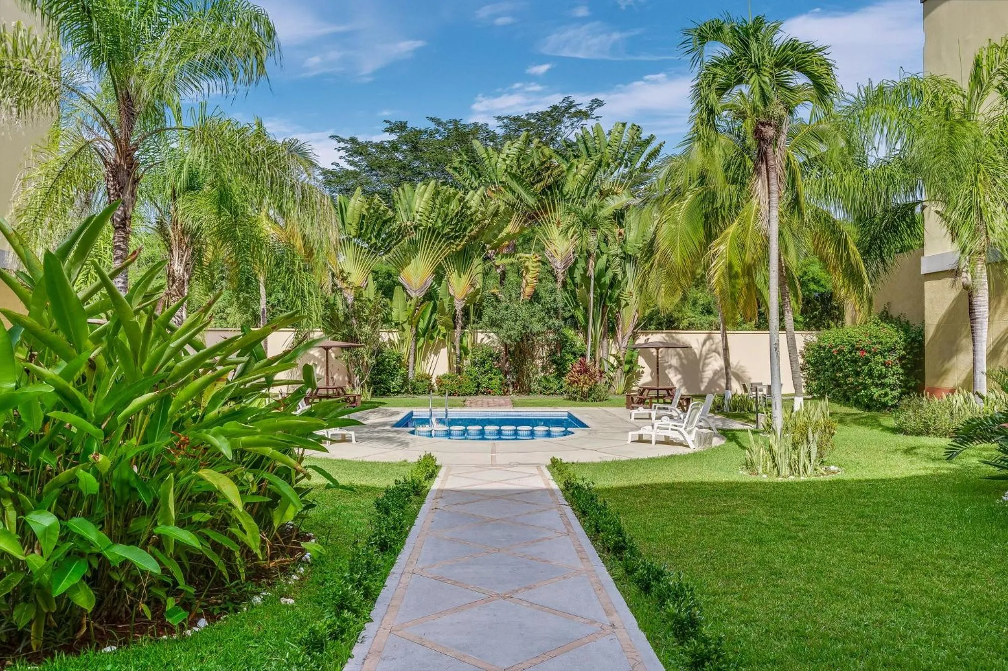 Swimming pool in Fiesta Inn Colima
