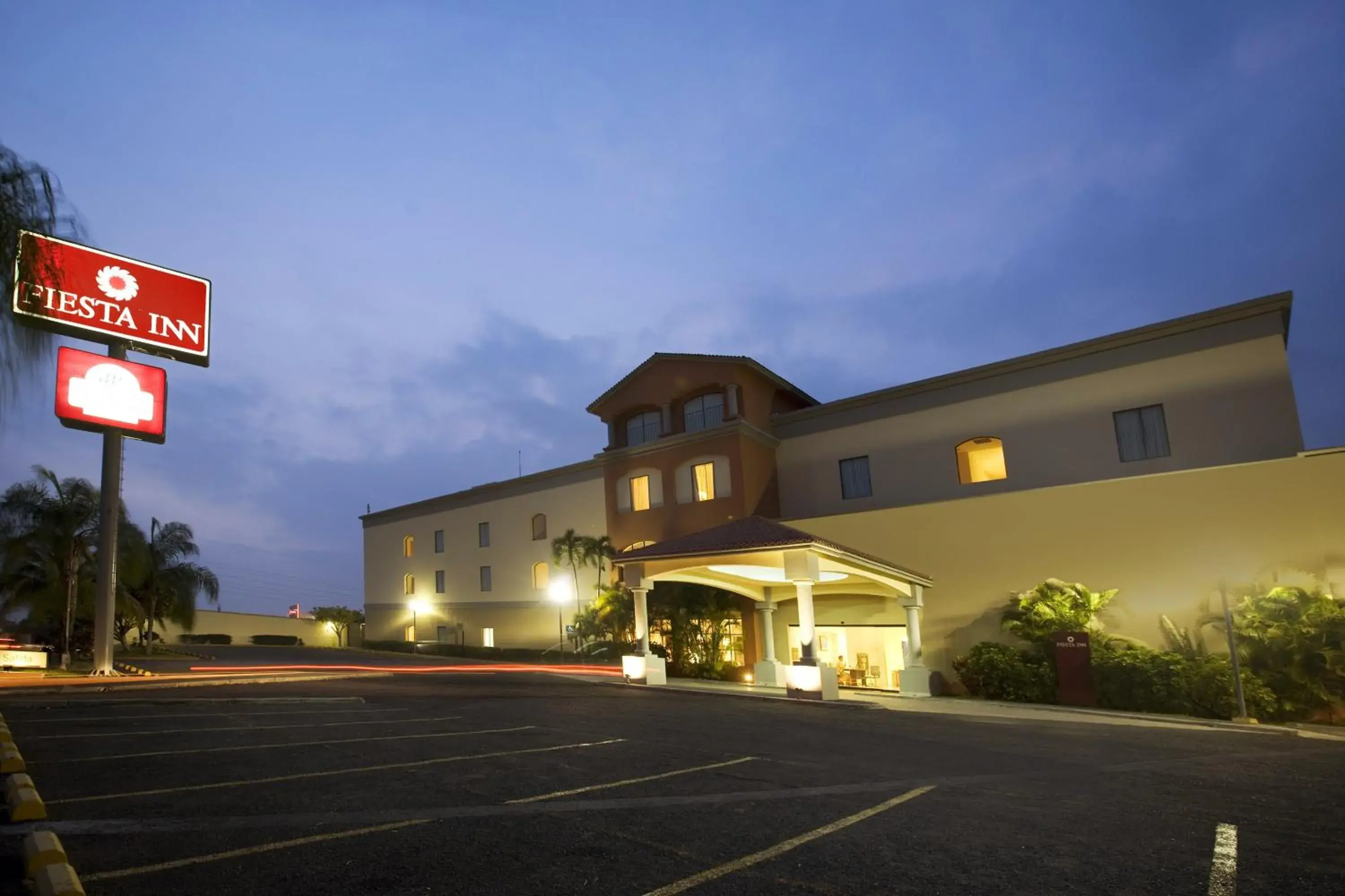 Property building in Fiesta Inn Colima Property building in Fiesta Inn Colima