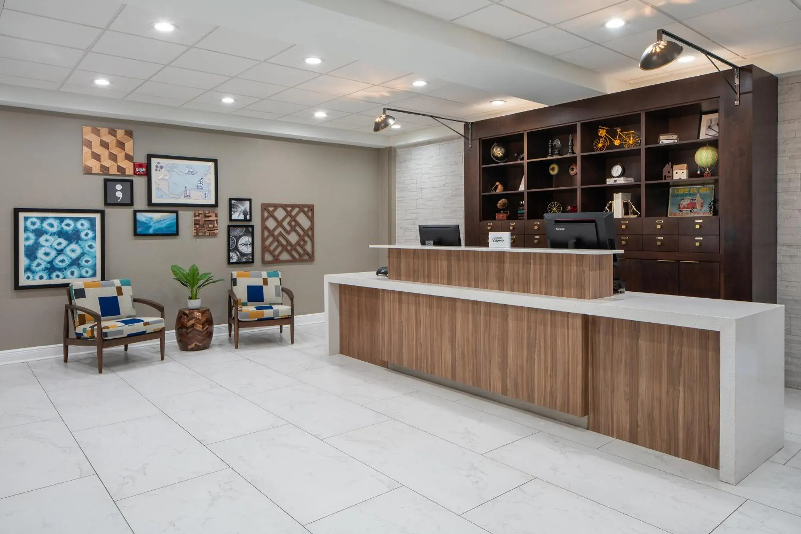 Lobby or reception in Avalon Hotel & Suites Alexandria Lobby or reception in Avalon Hotel & Suites Alexandria