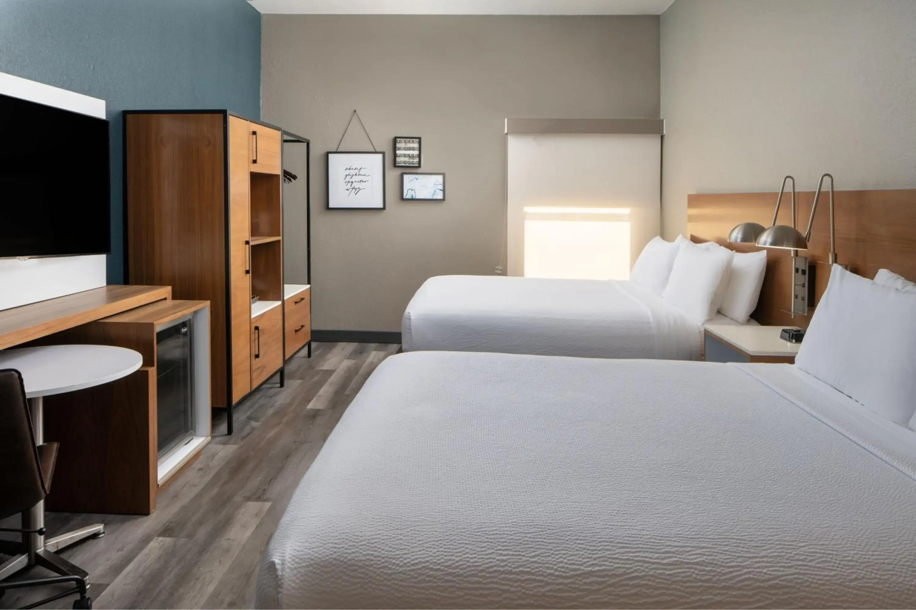 Photo of the whole room, Bed in Avalon Hotel & Suites Alexandria Photo of the whole room, Bed in Avalon Hotel & Suites Alexandria