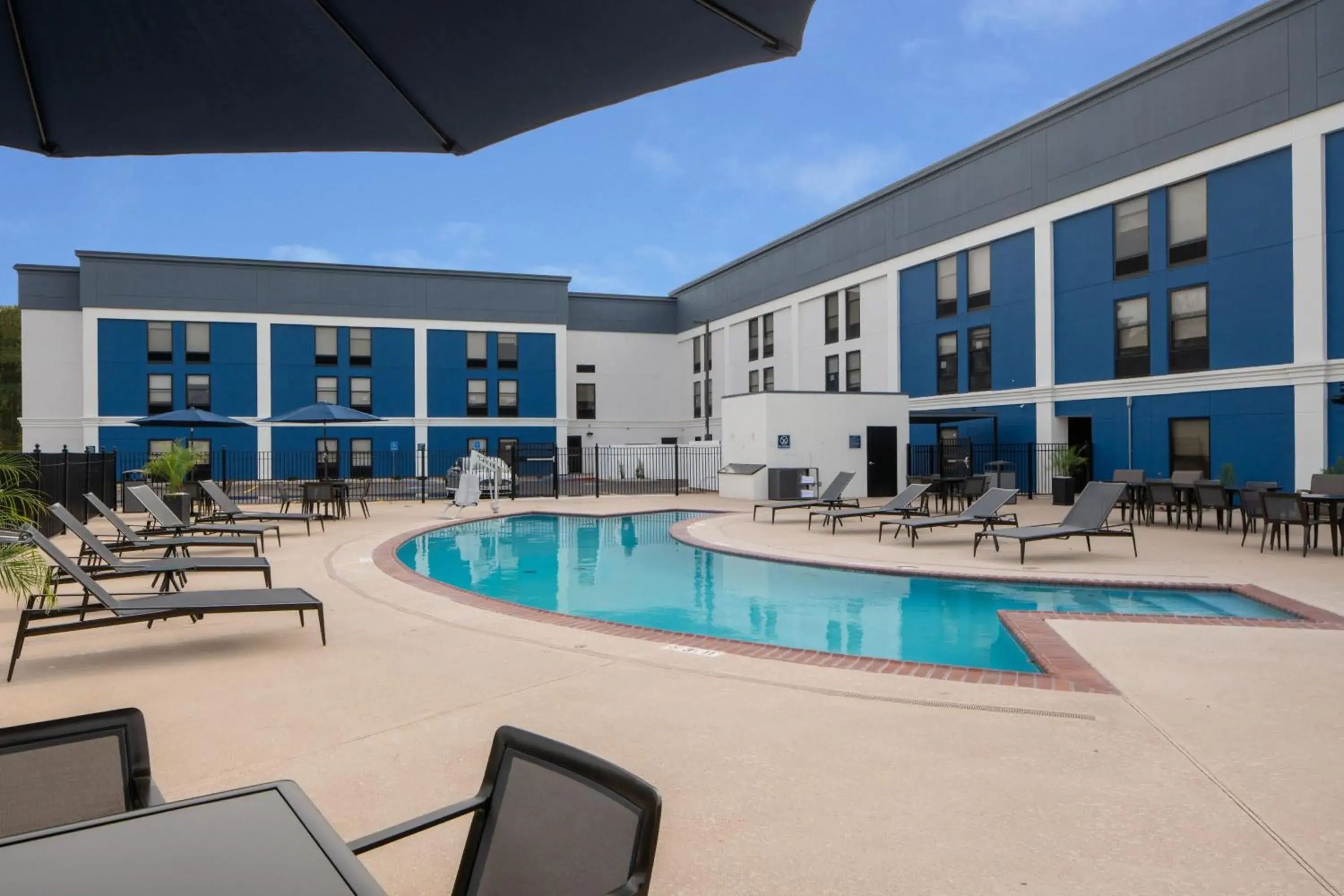 Swimming pool in Avalon Hotel & Suites Alexandria Swimming pool in Avalon Hotel & Suites Alexandria