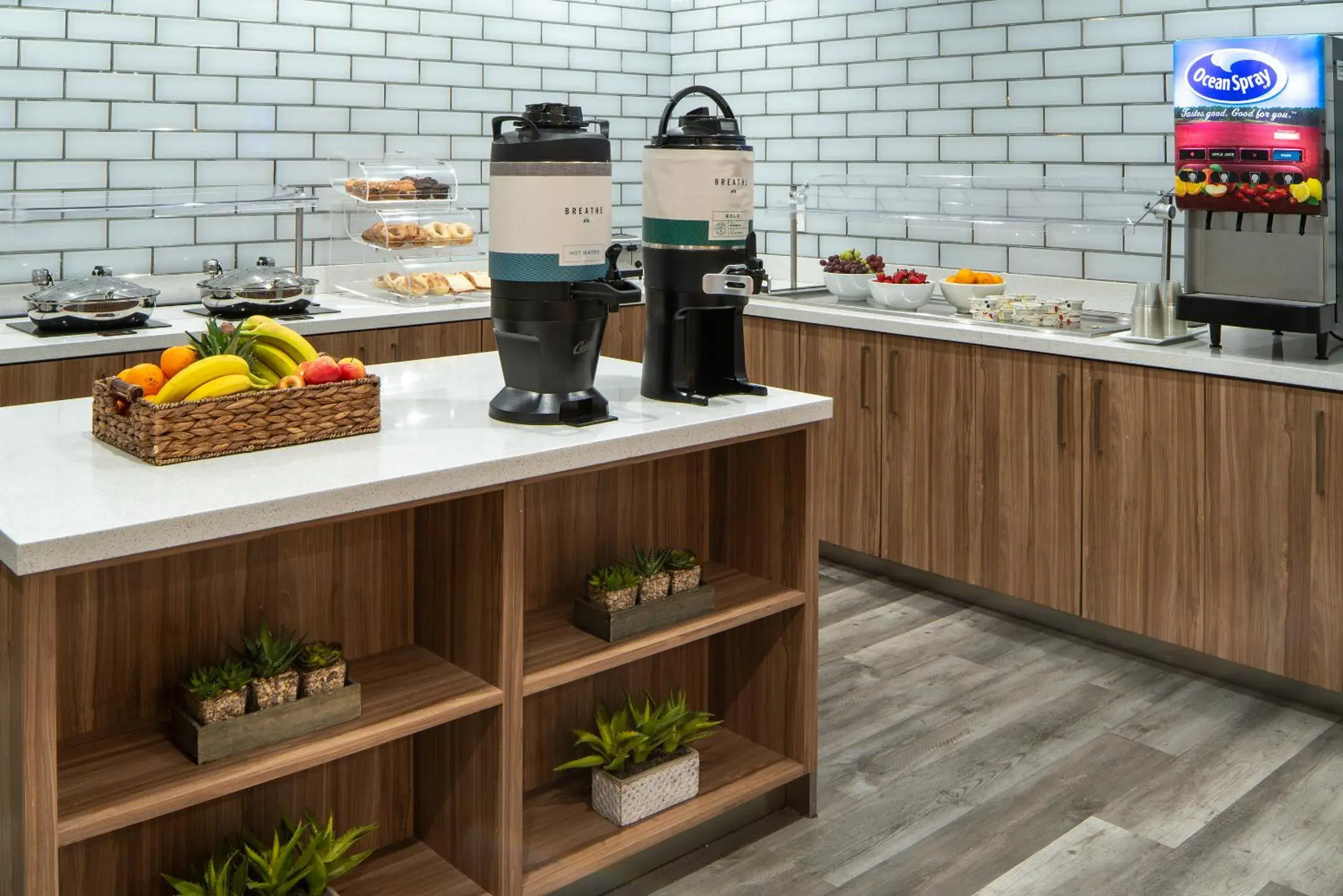 Breakfast in Avalon Hotel & Suites Alexandria Breakfast in Avalon Hotel & Suites Alexandria